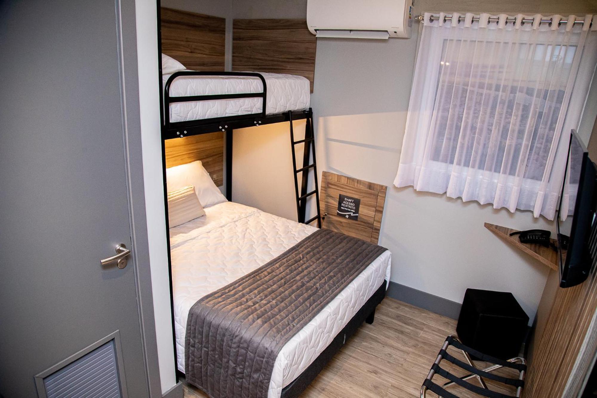 Quarto Triplo Básico