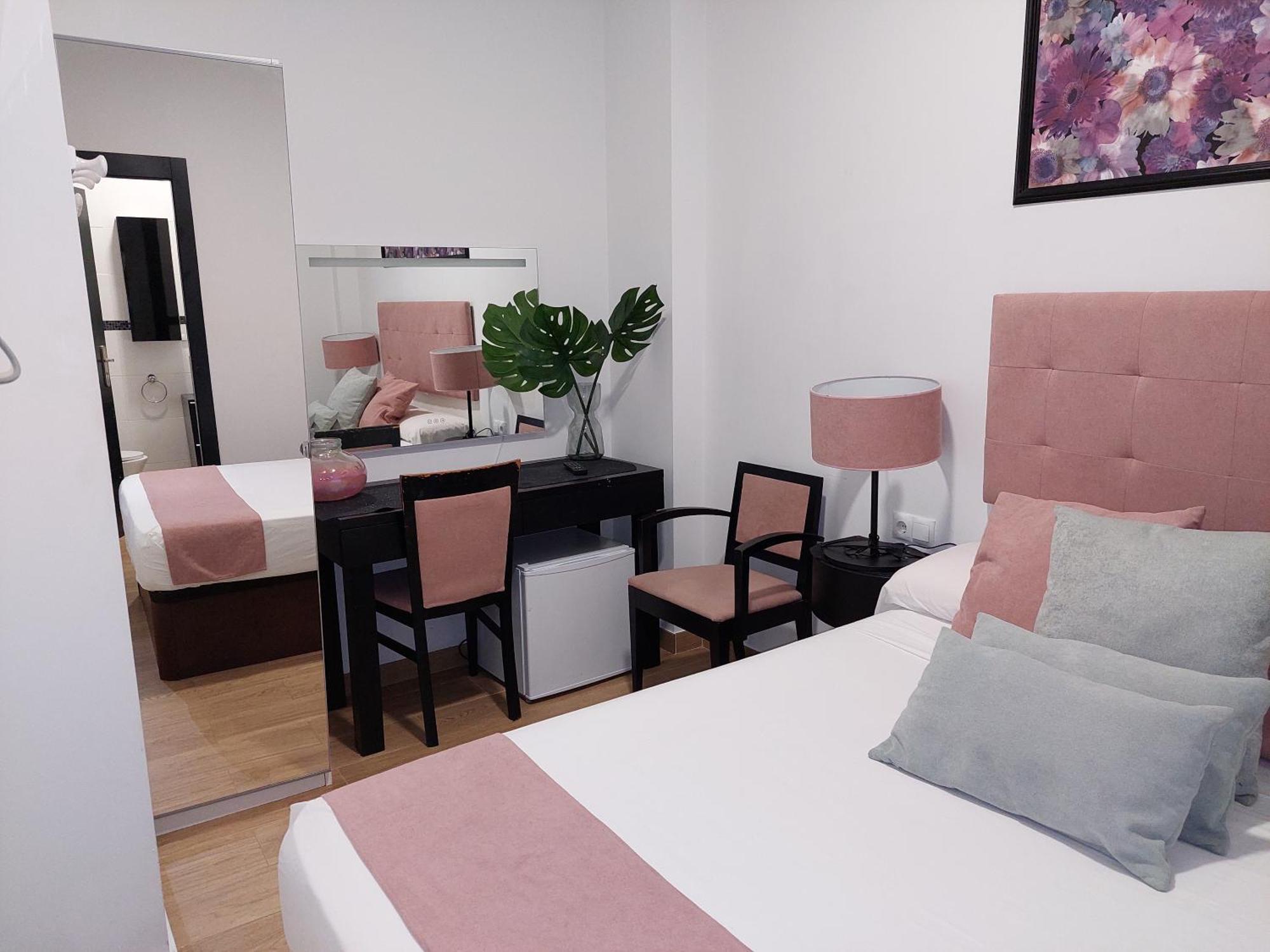 Double Room Private Bathroom