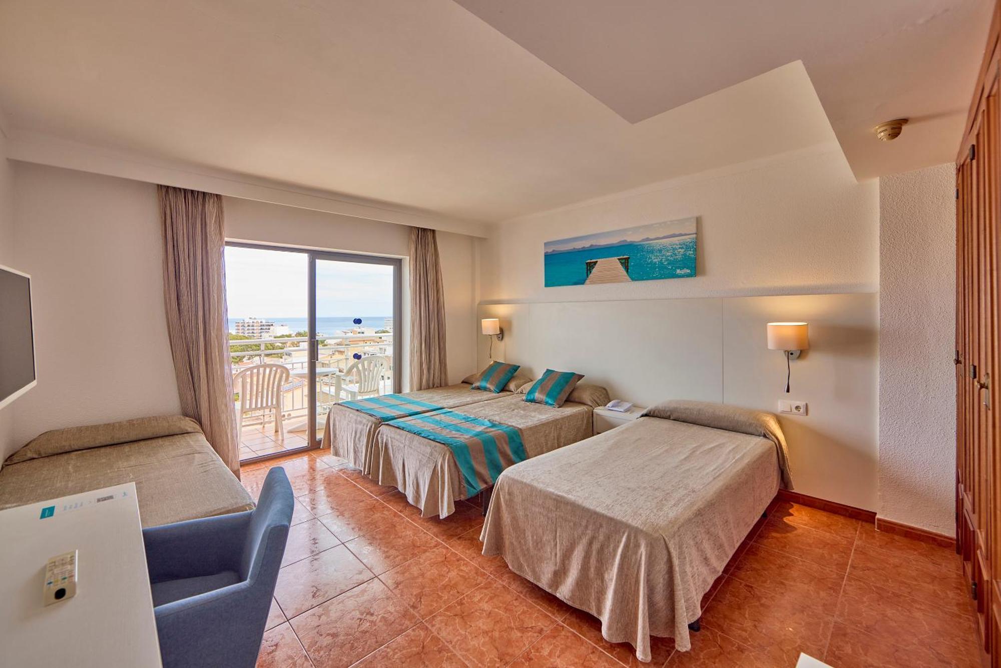 Standard Quadruple Room