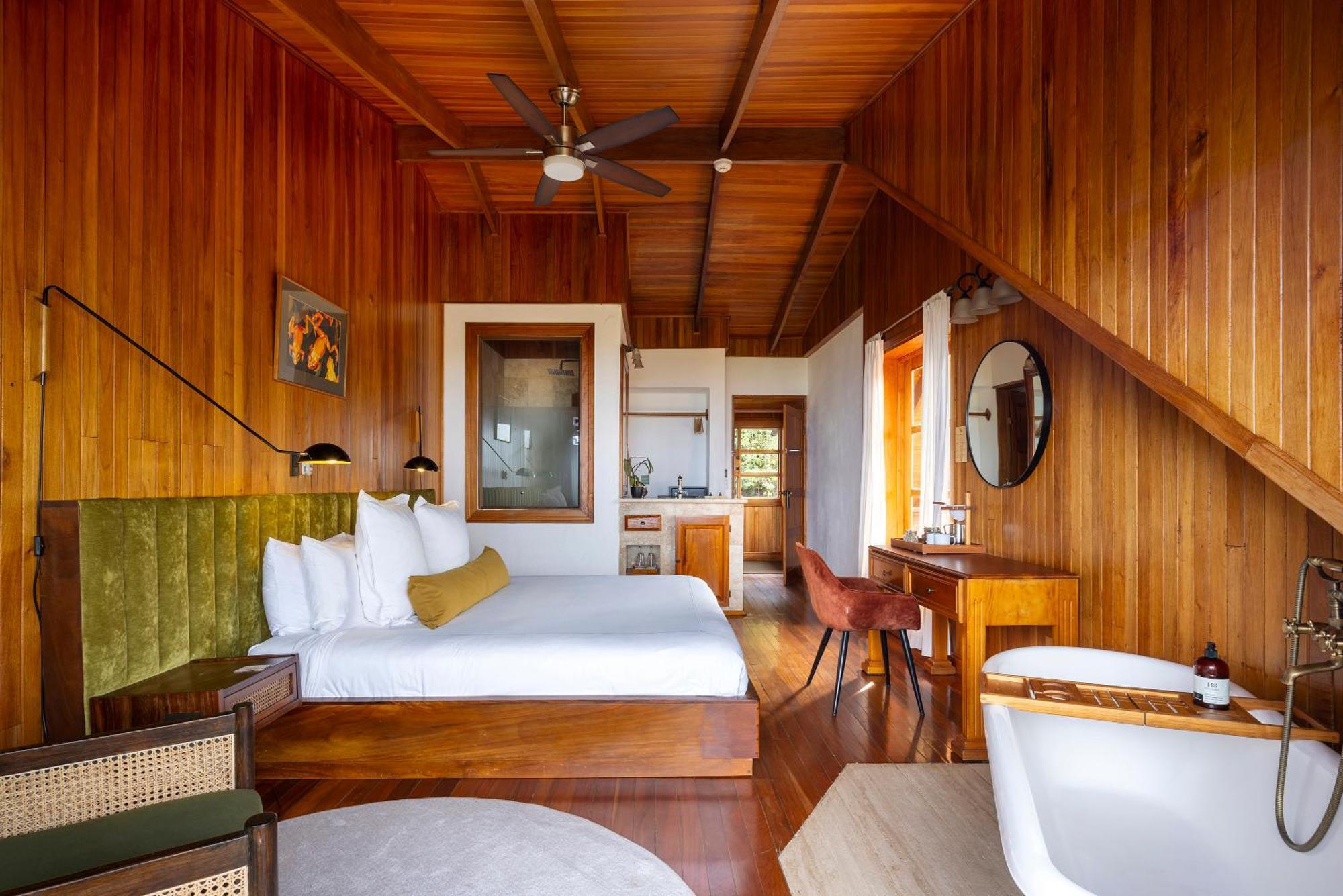 Superior King Room
