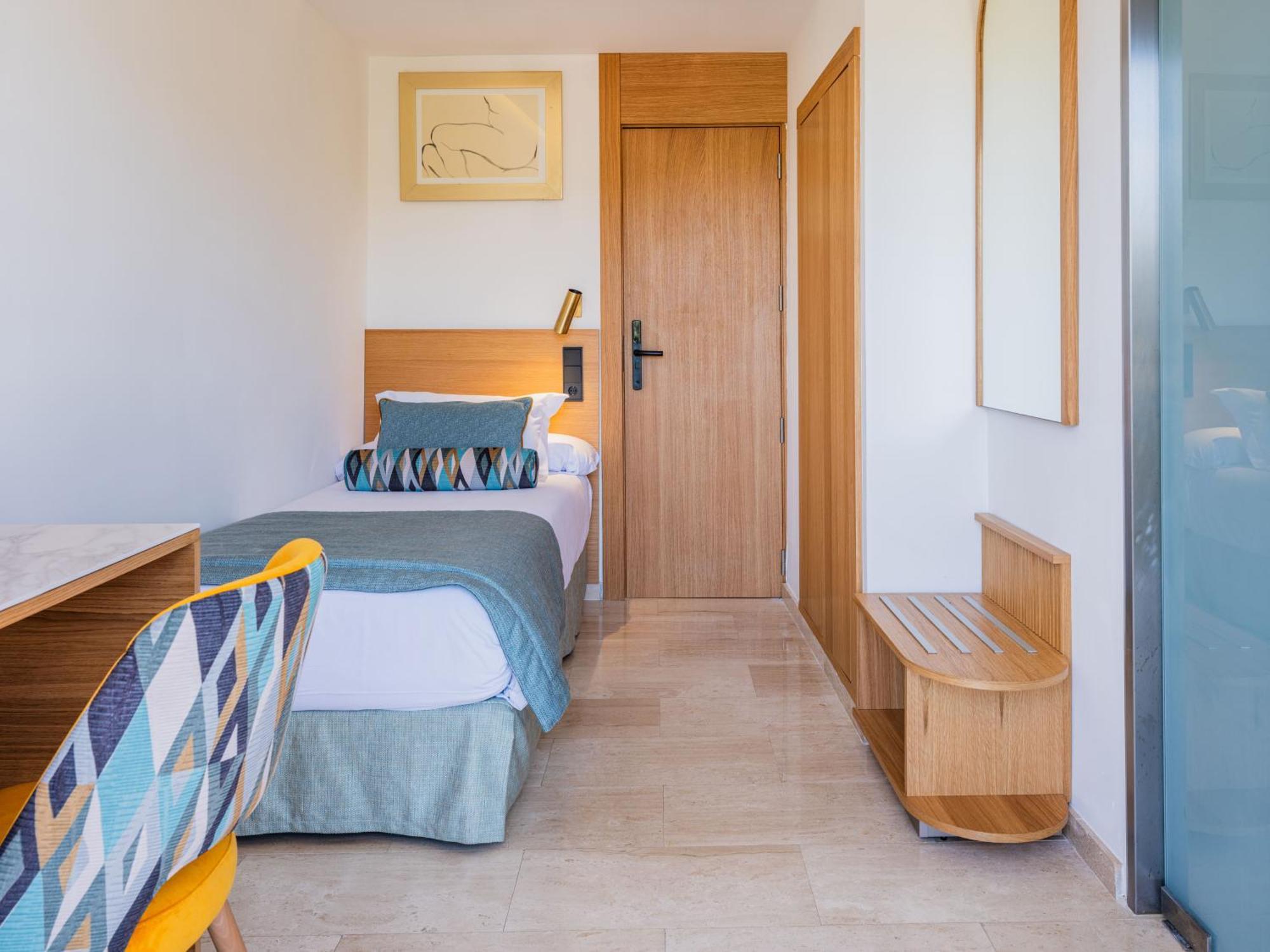 Single Room,1594755084:JPEG