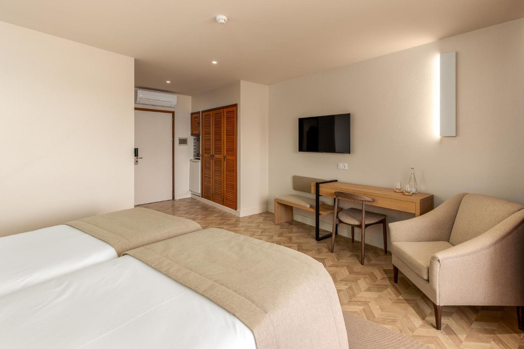 Oceanfront Twin Room
