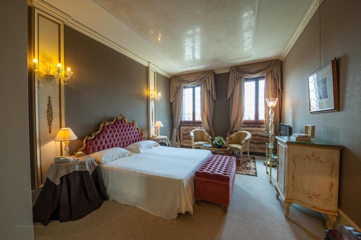Deluxe Double Room Grand Canal View
