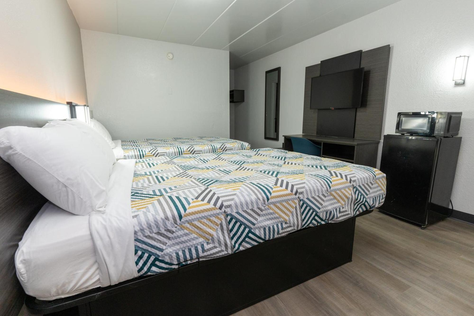 Deluxe Quadruple Room Non-Smoking