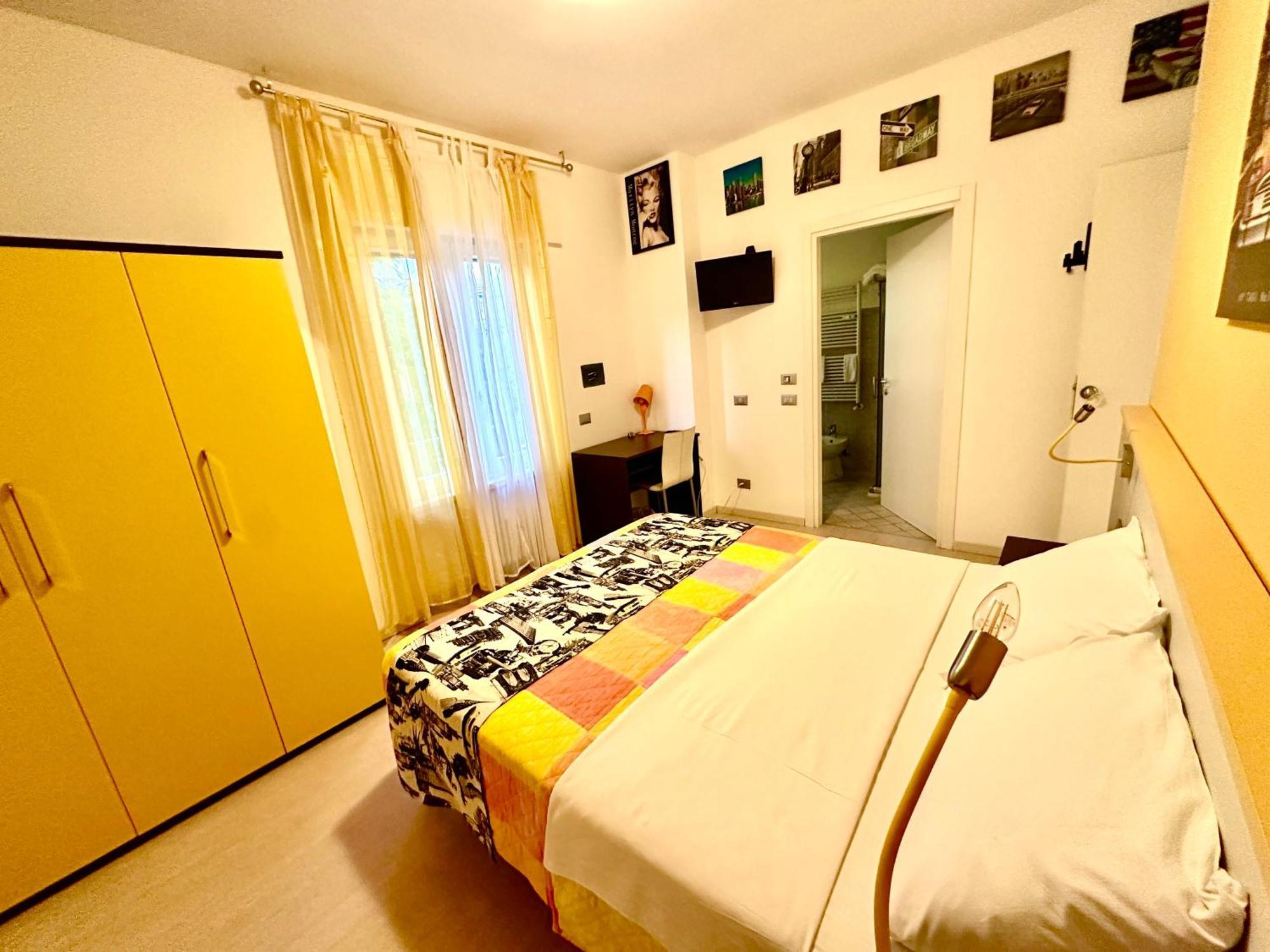 Double Room Private Bathroom