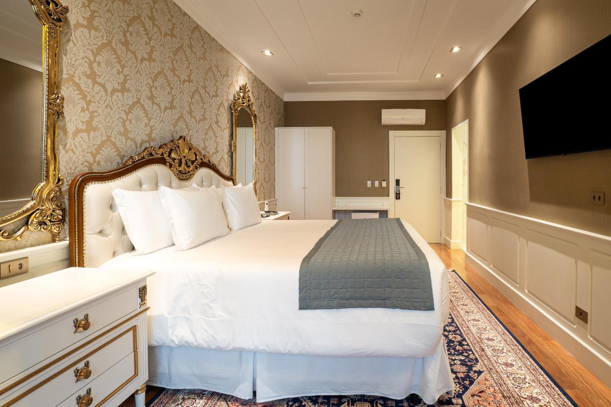 King Suite Spa Bath