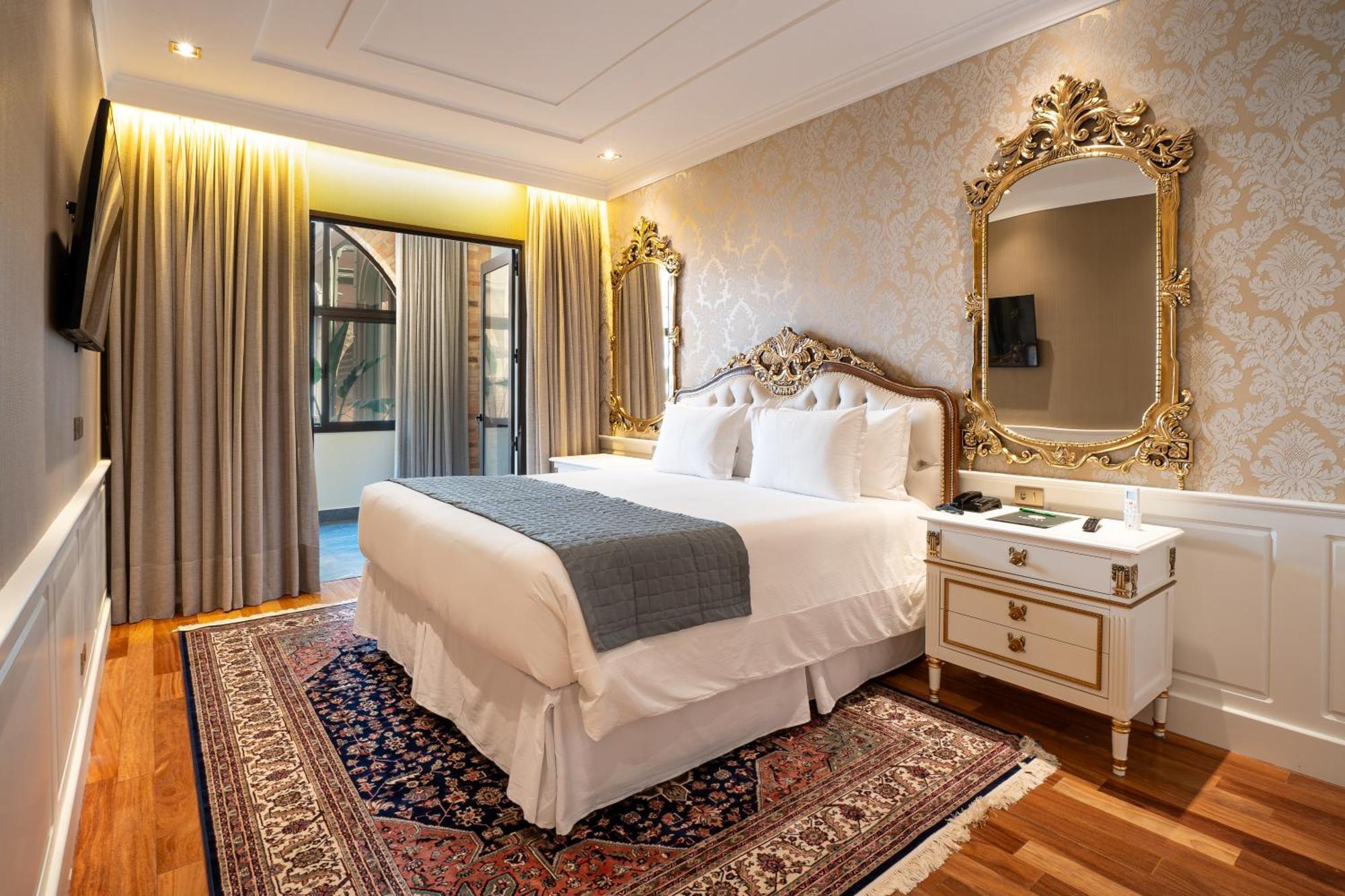 King Suite Spa Bath
