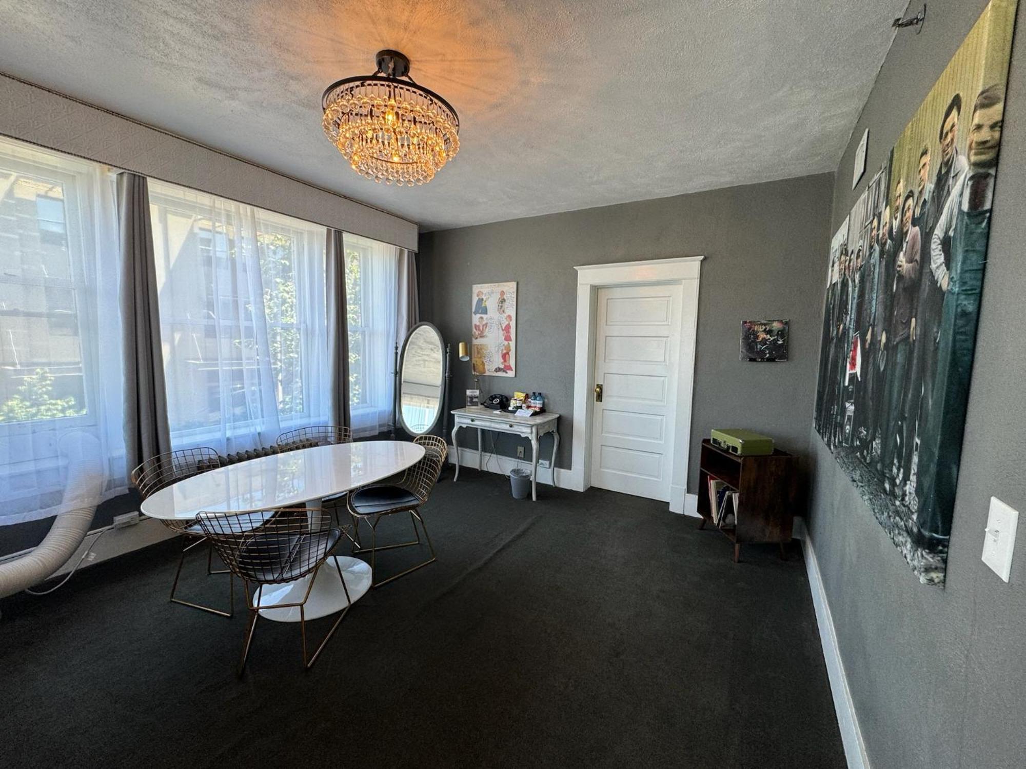 Gorge Suite