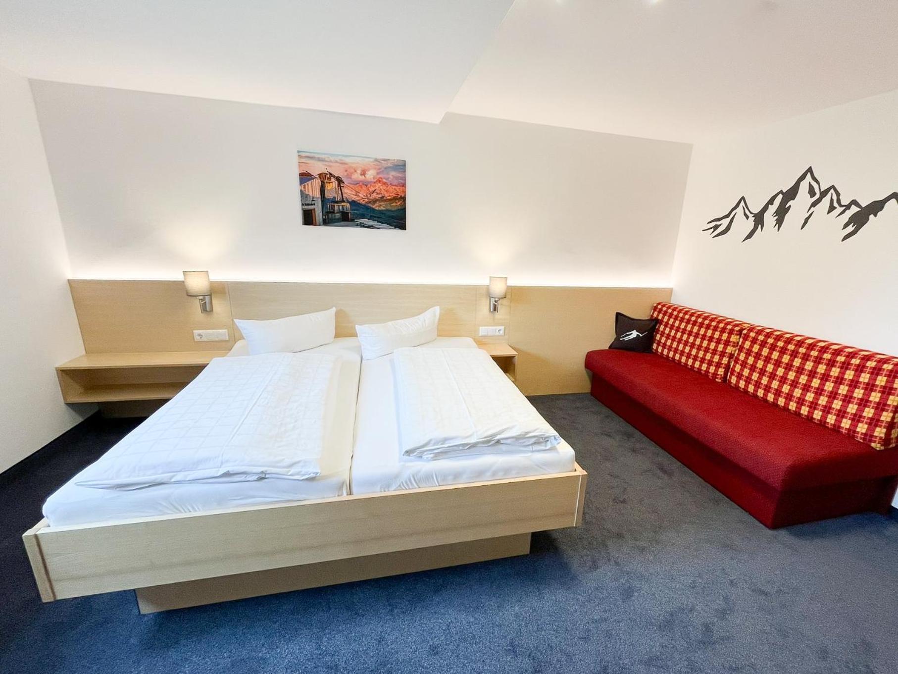 Double Room 14,1595470046:JPEG