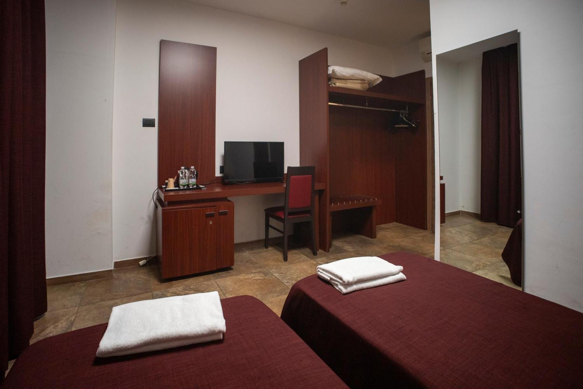 Economy Twin Room