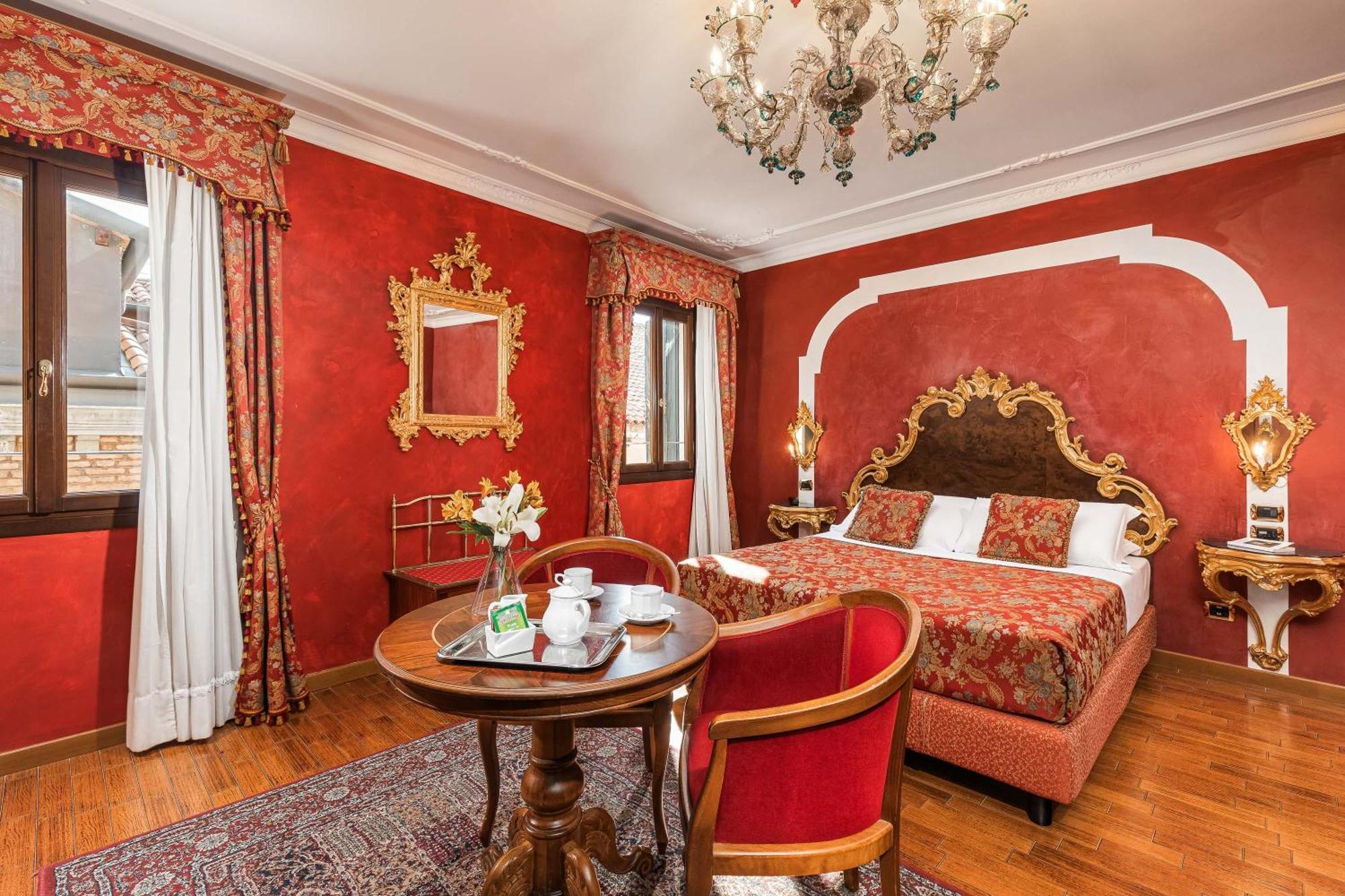 Classic Family Room,1596013605:JPEG