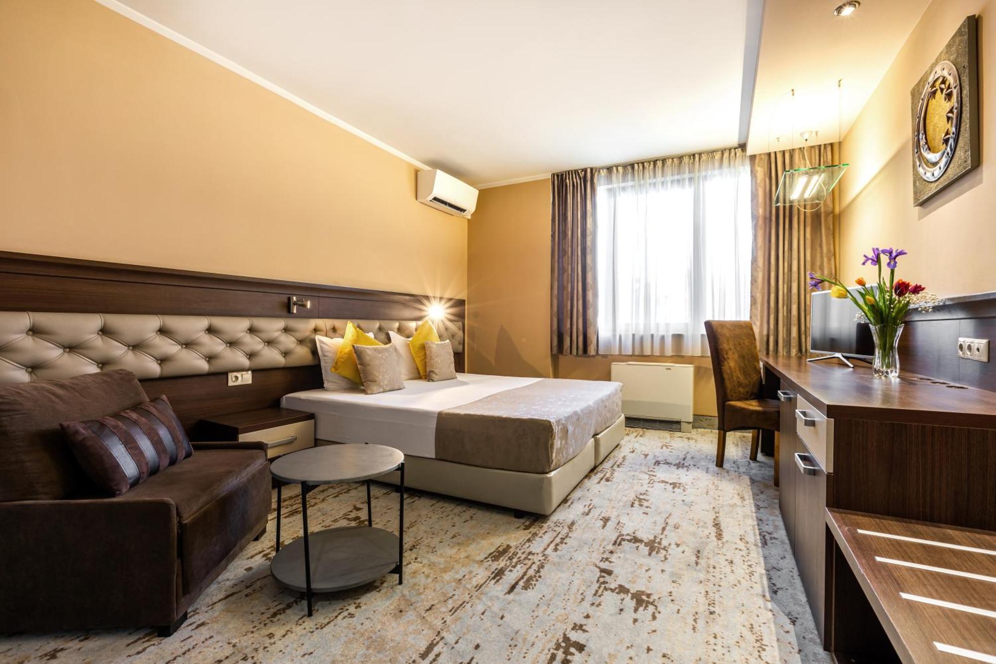 Queen Room