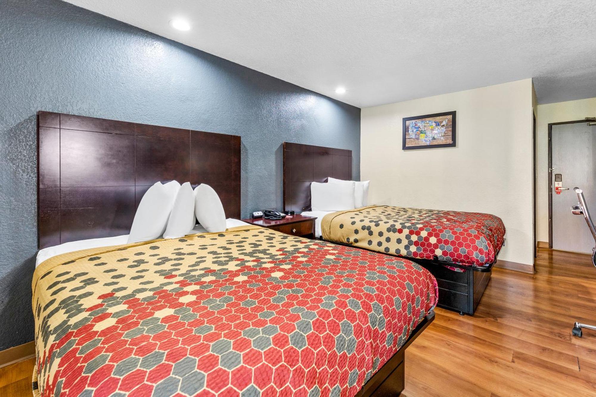 Queen Room Two Queen Beds Non-Smoking