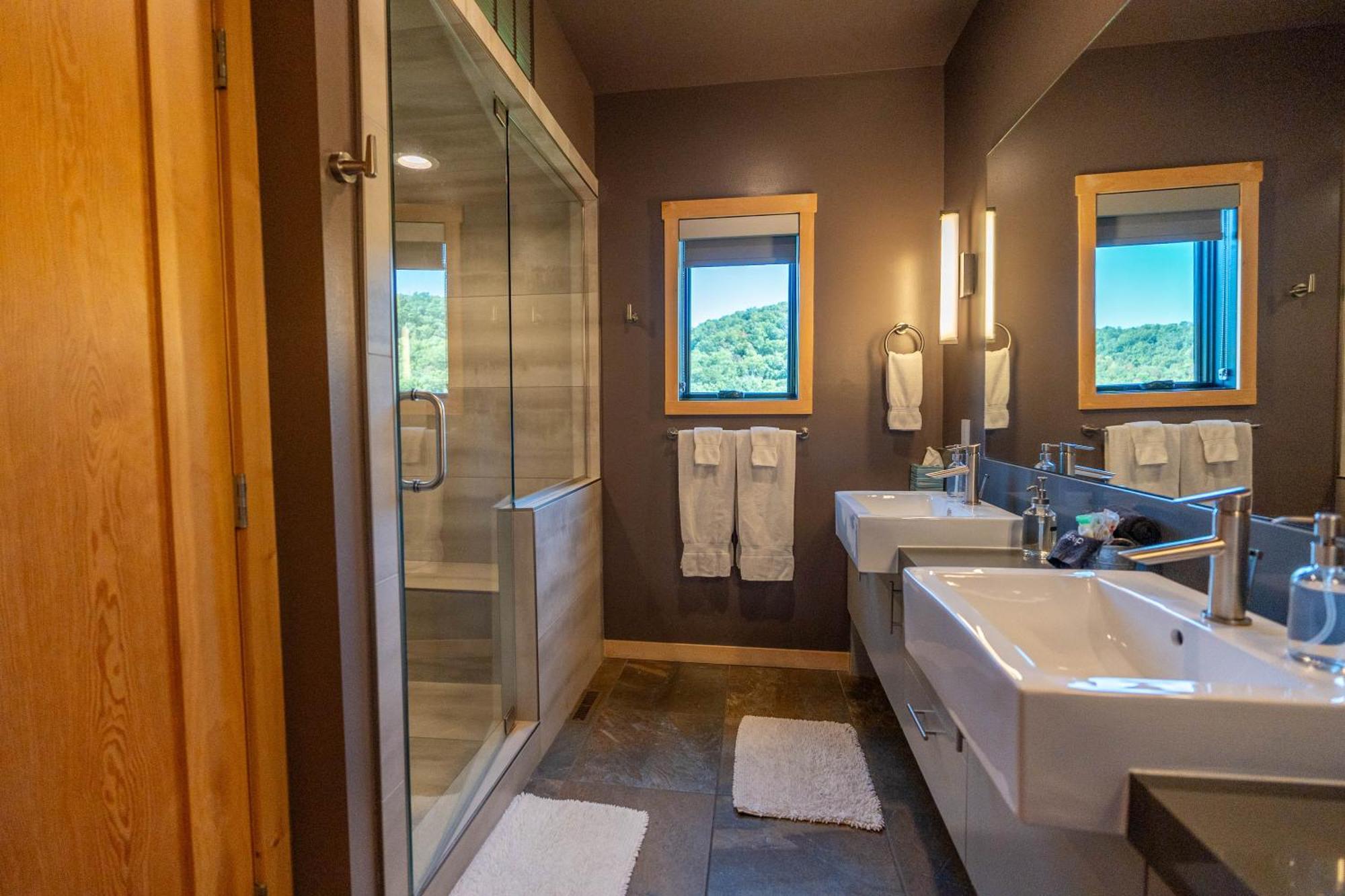 Superior King Suite