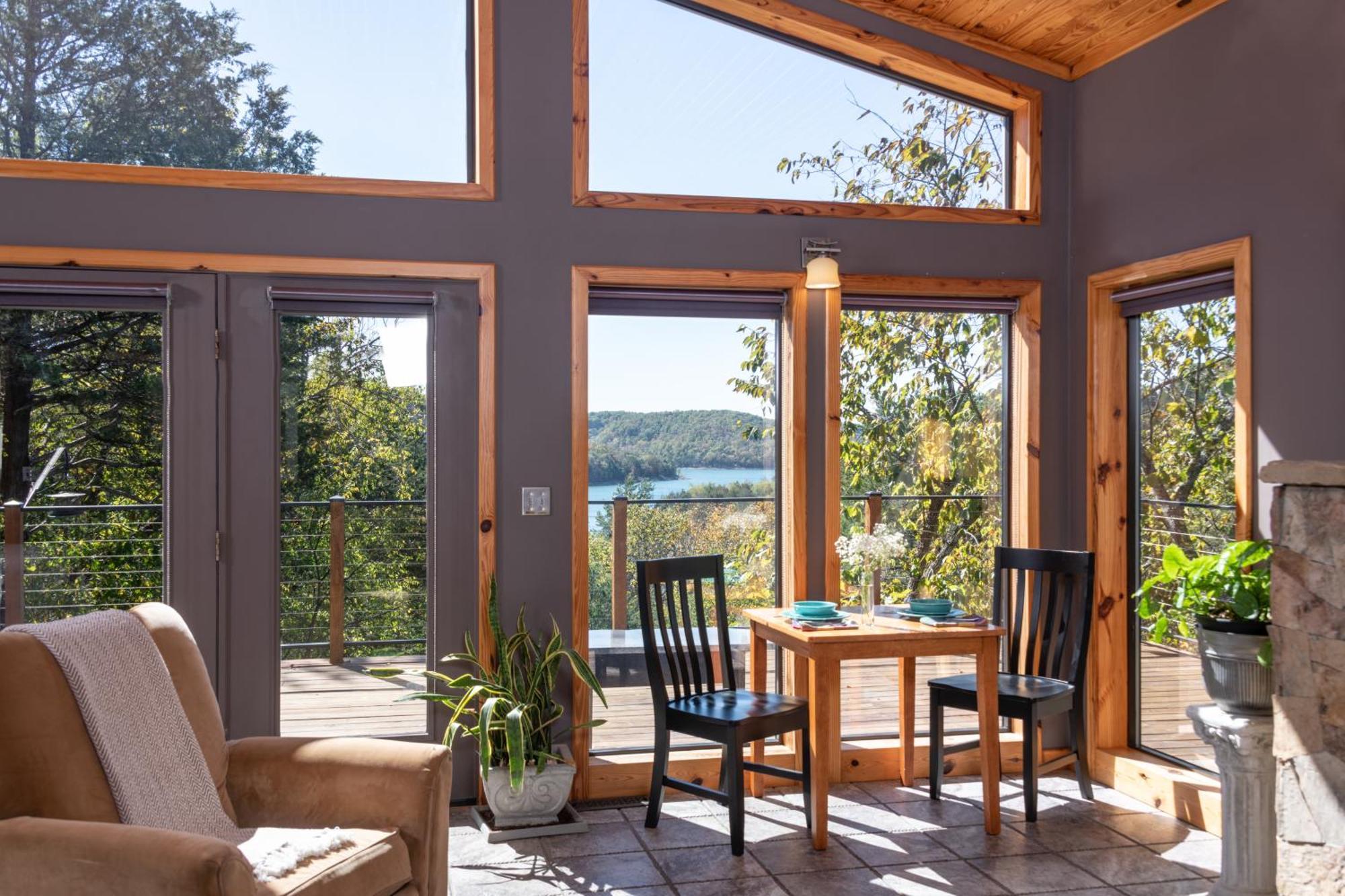 King Cabin Lake View