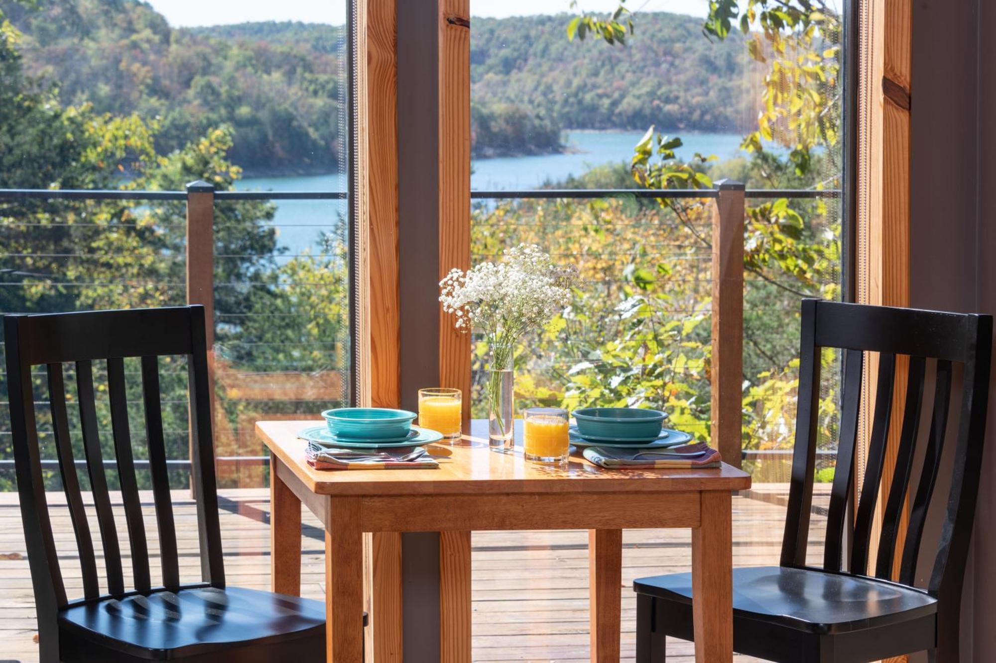 King Cabin Lake View