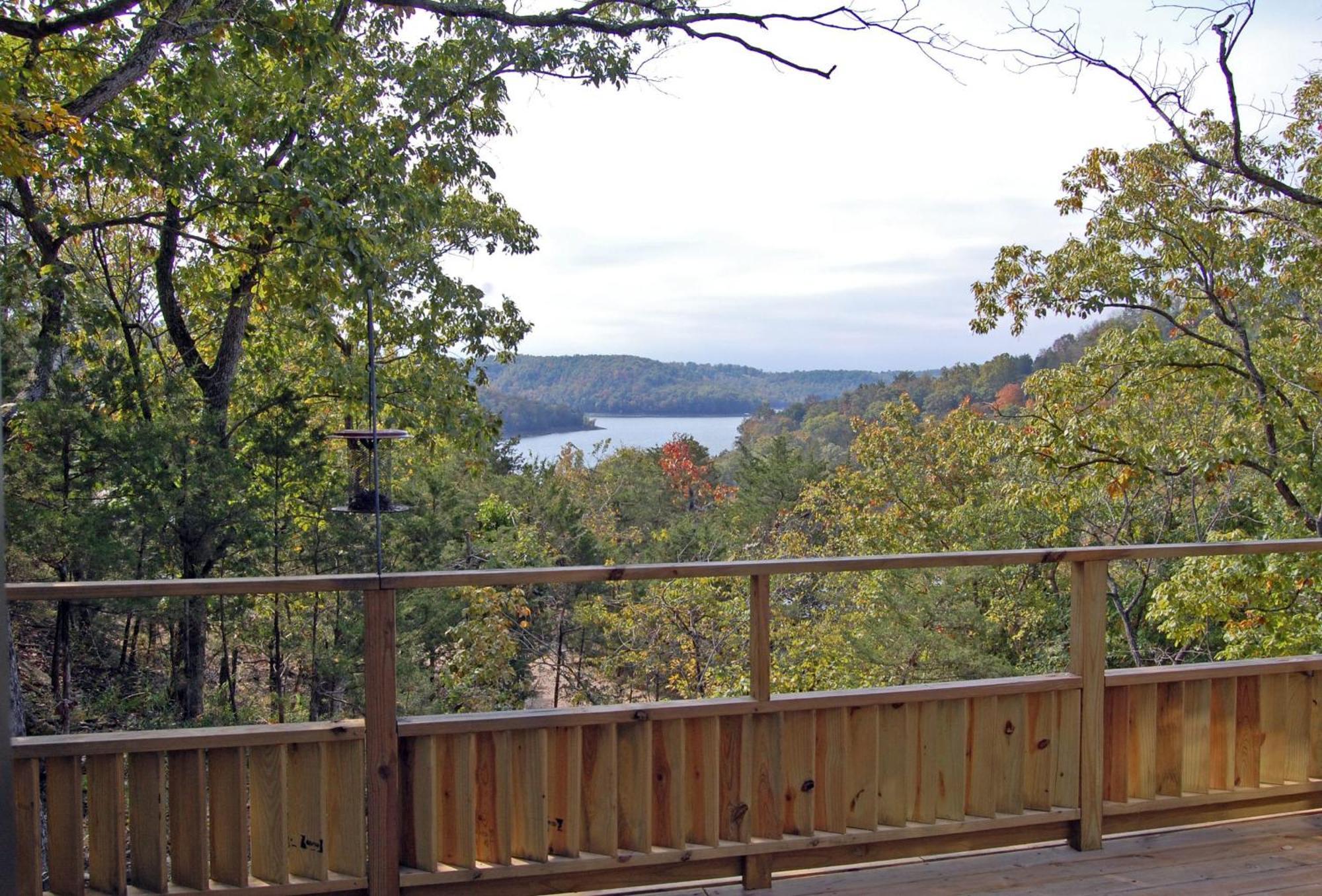 Premier King Cabin Lake View