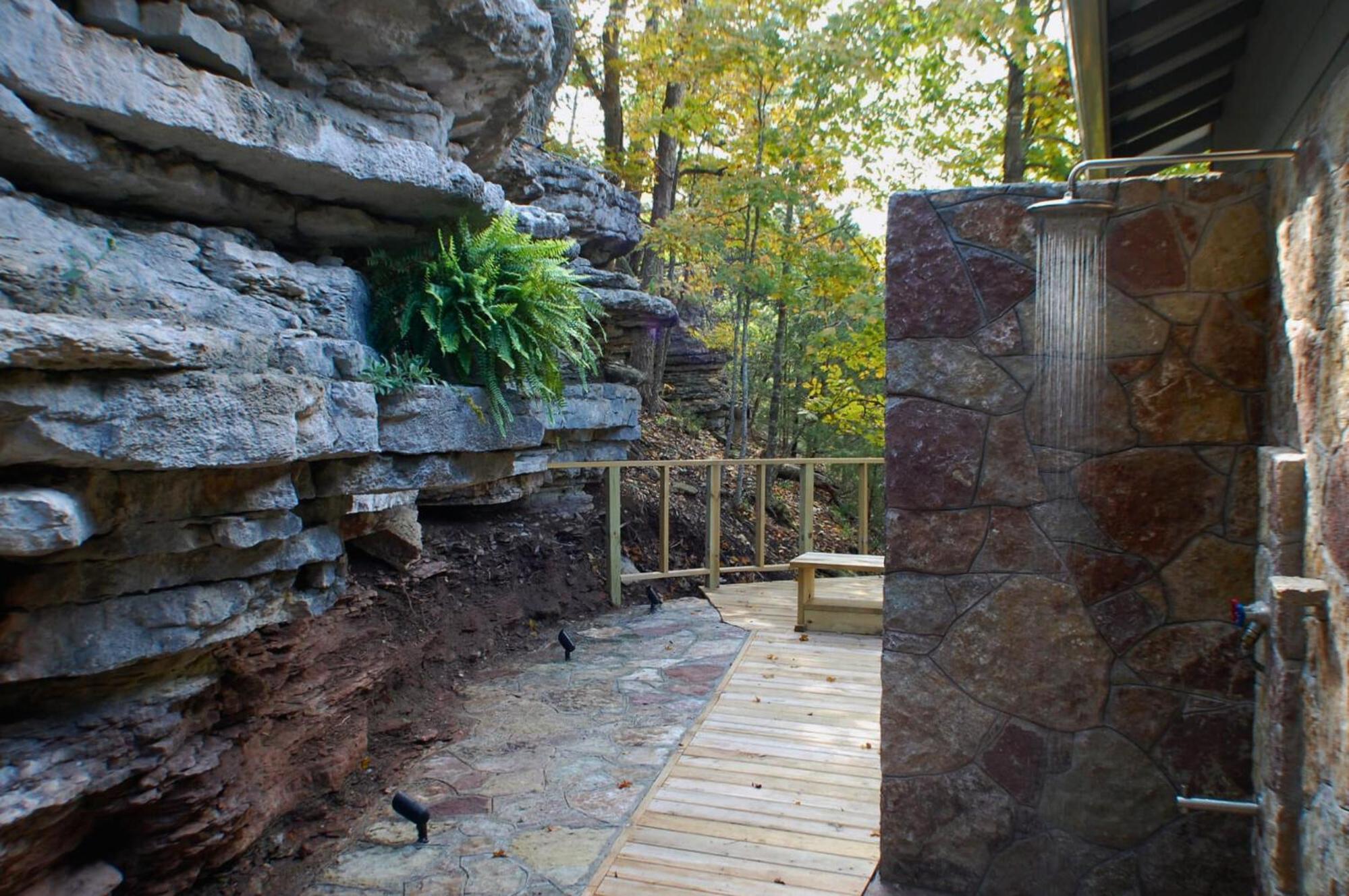 Premier King Cabin Lake View