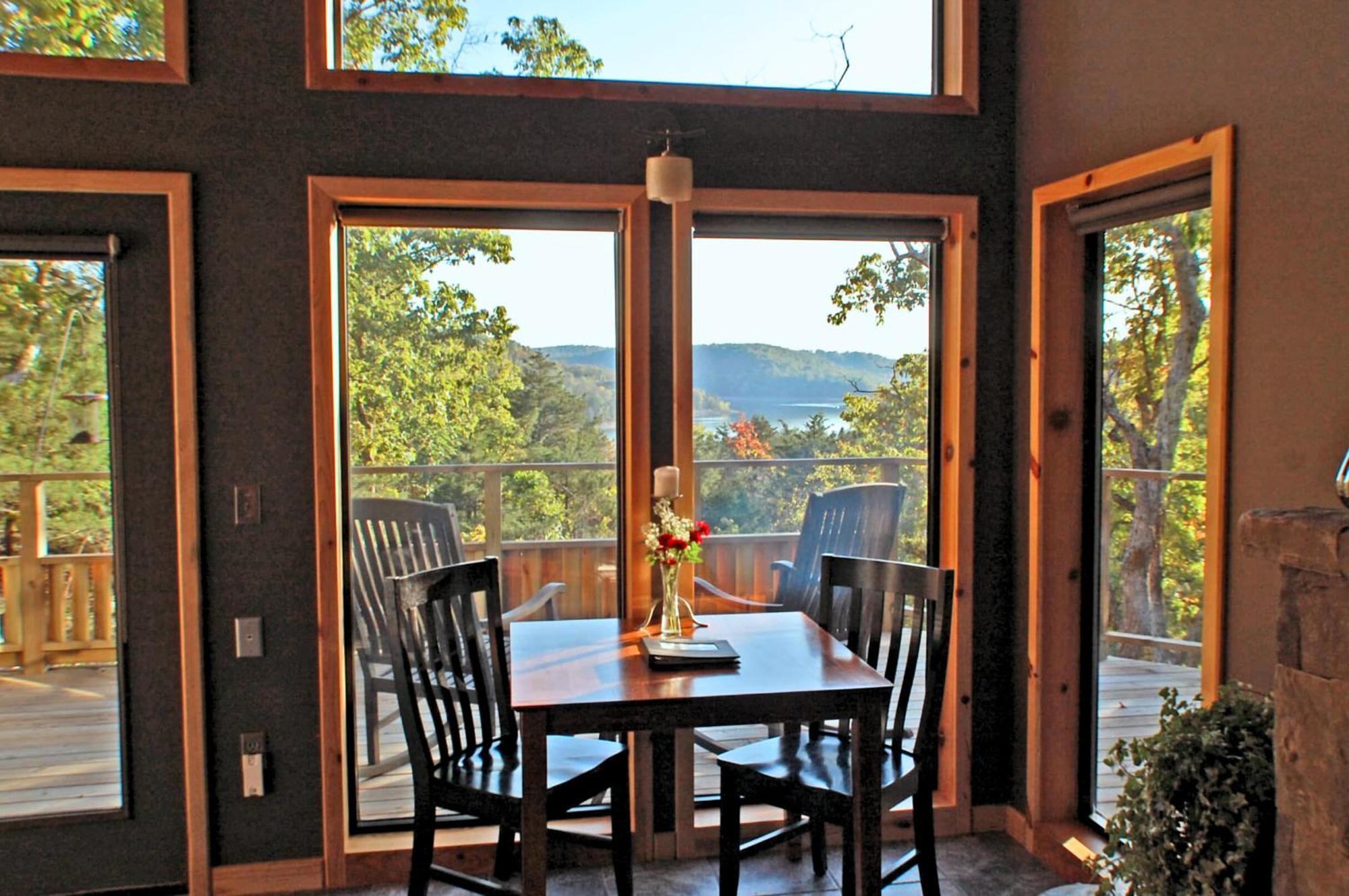 Premier King Cabin Lake View
