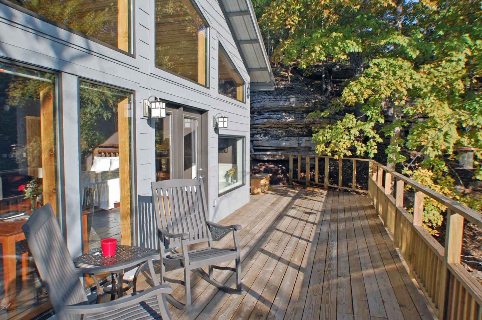 Premier King Cabin Lake View