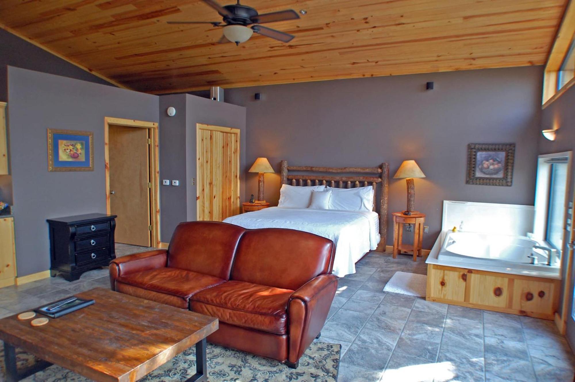 King Cabin Lake View