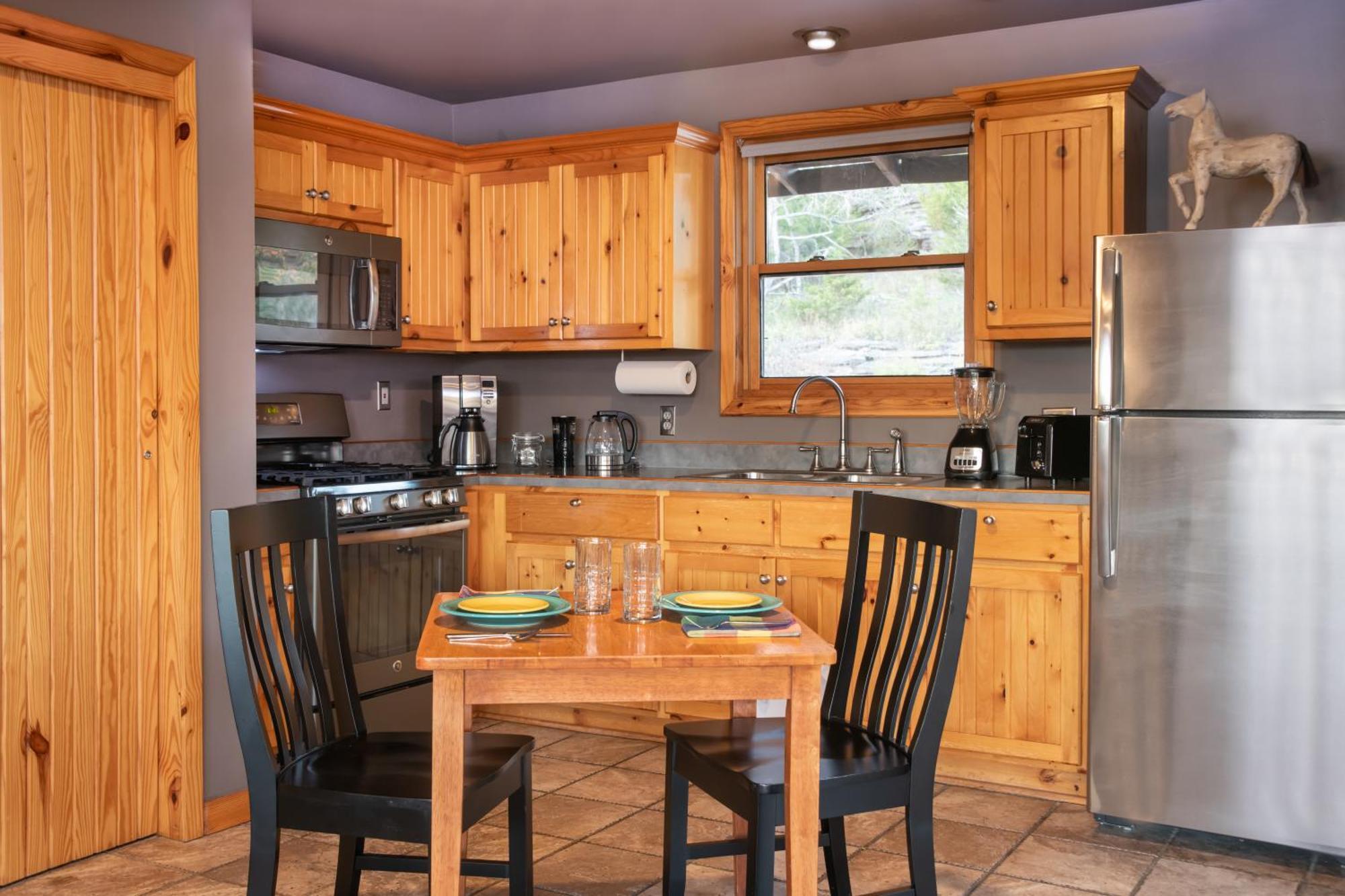 Queen Suite Lake View