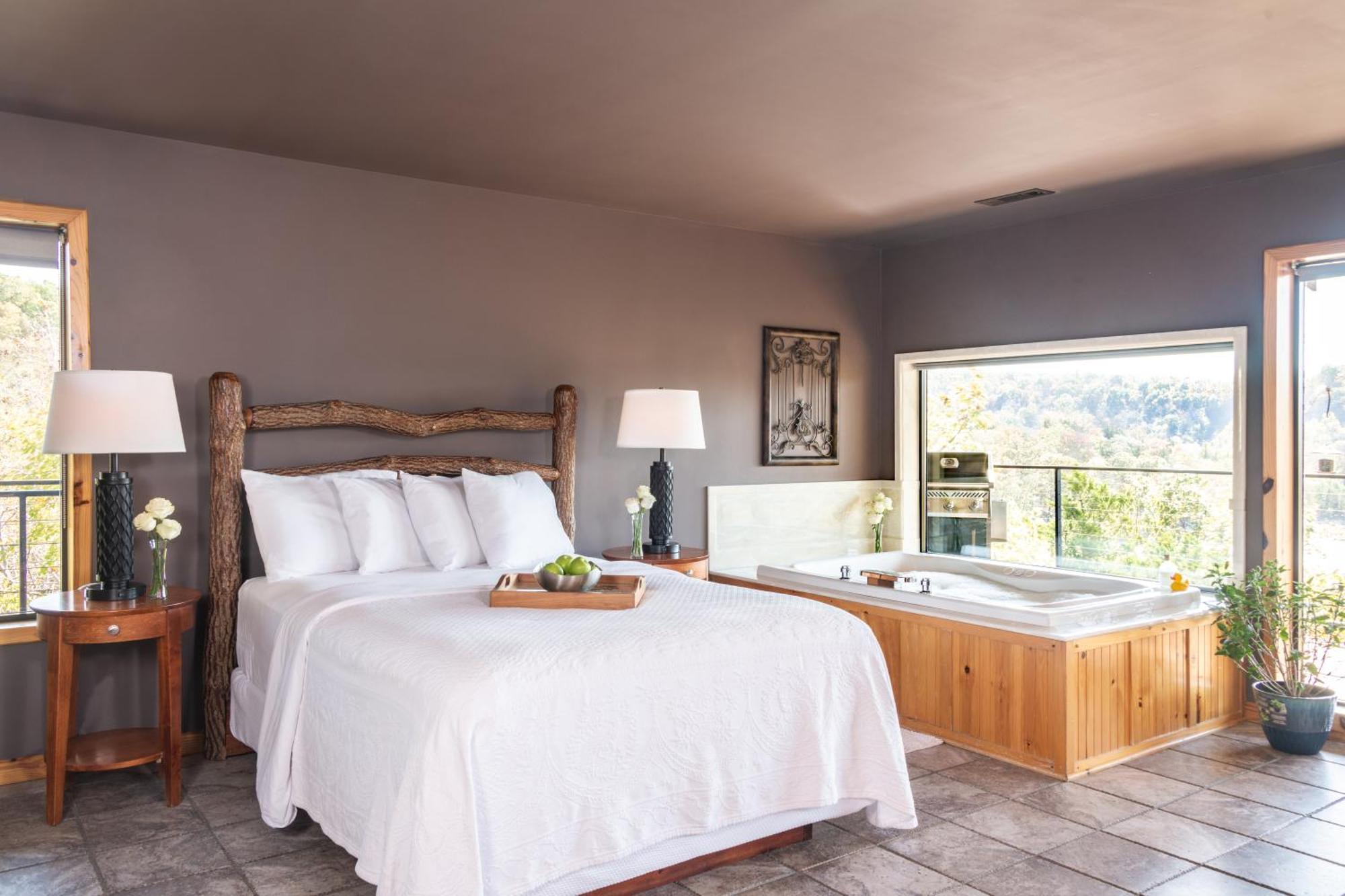 Queen Suite Lake View