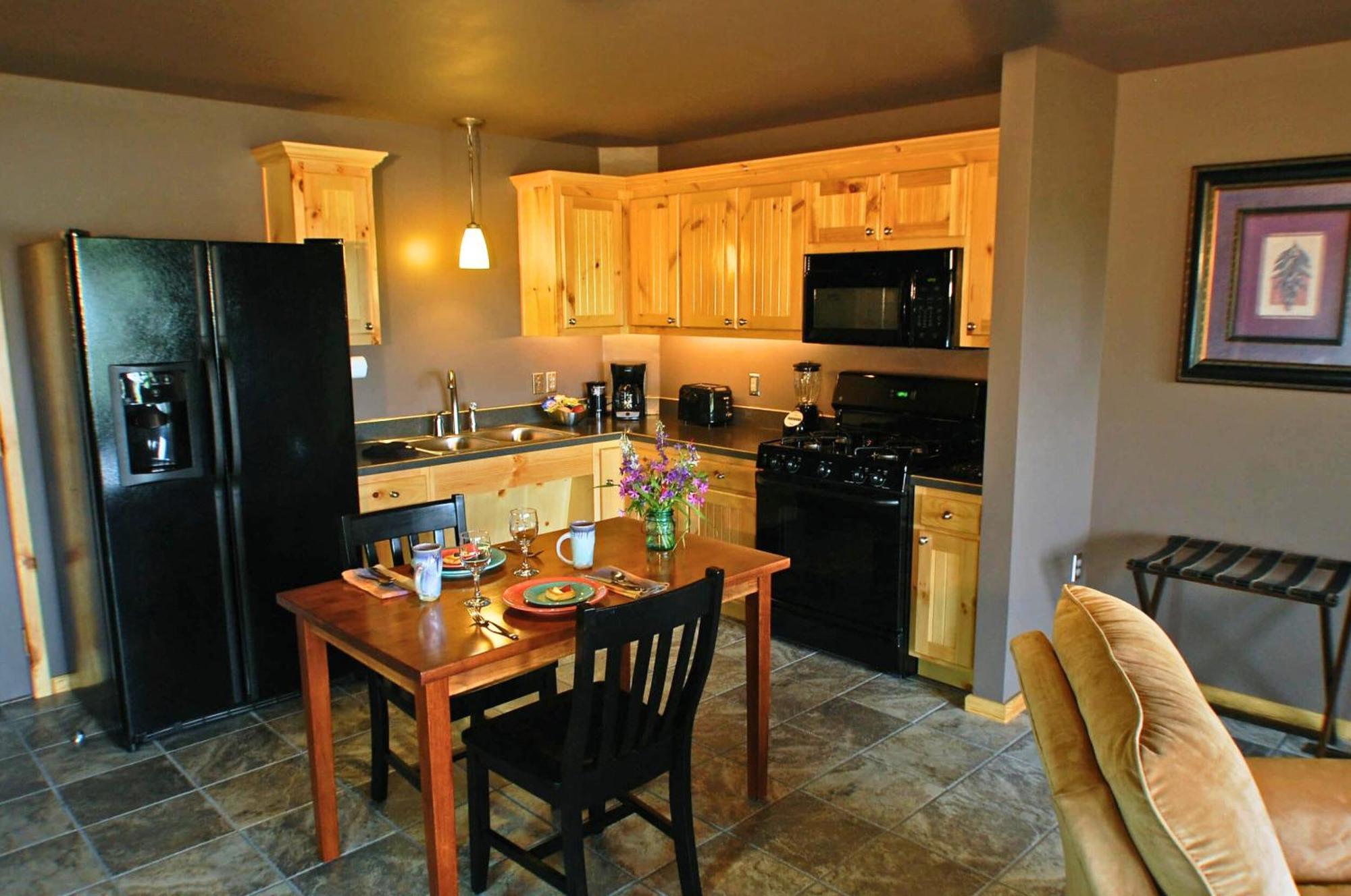 Queen Suite Lake View