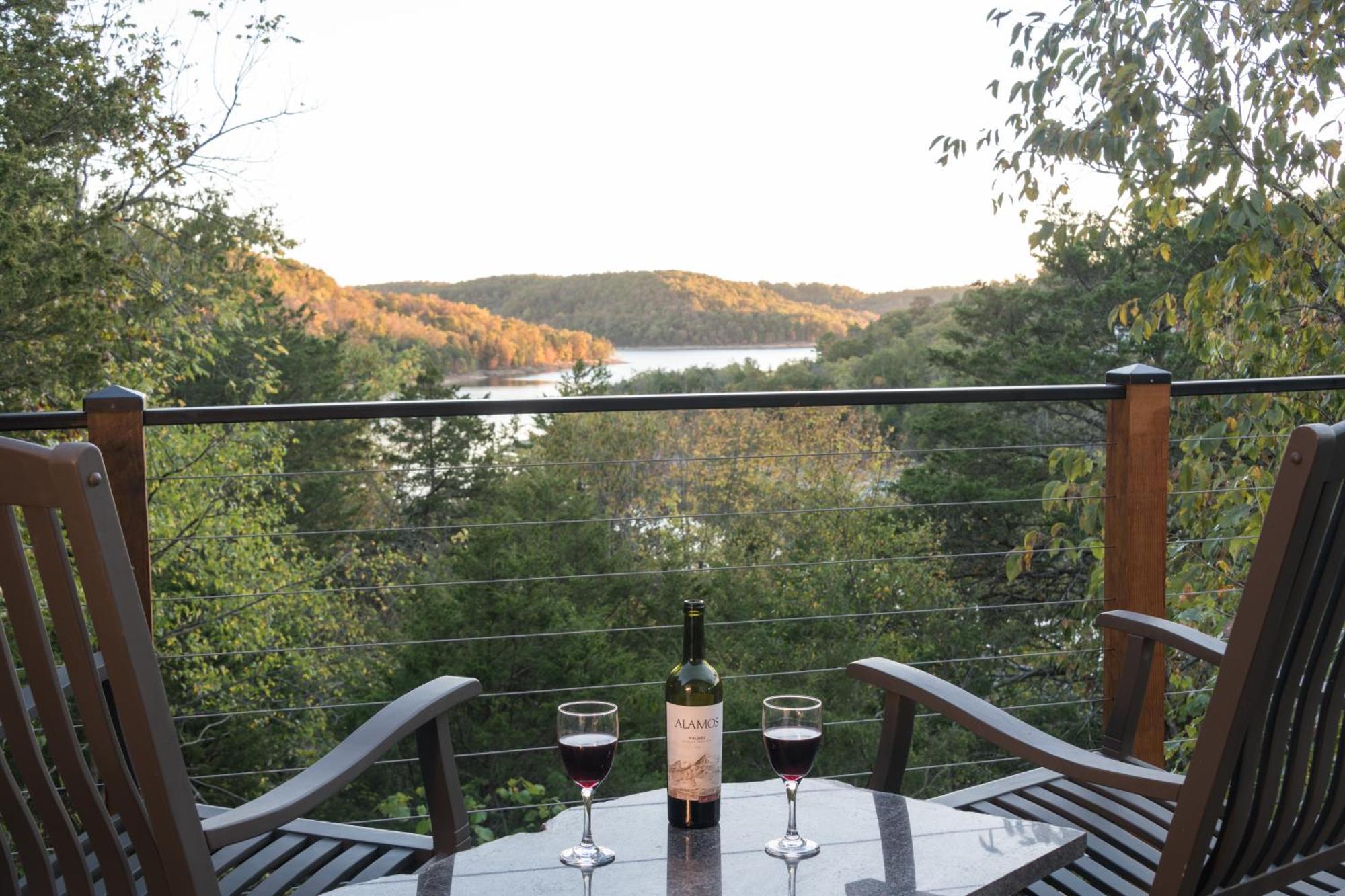King Cabin Lake View