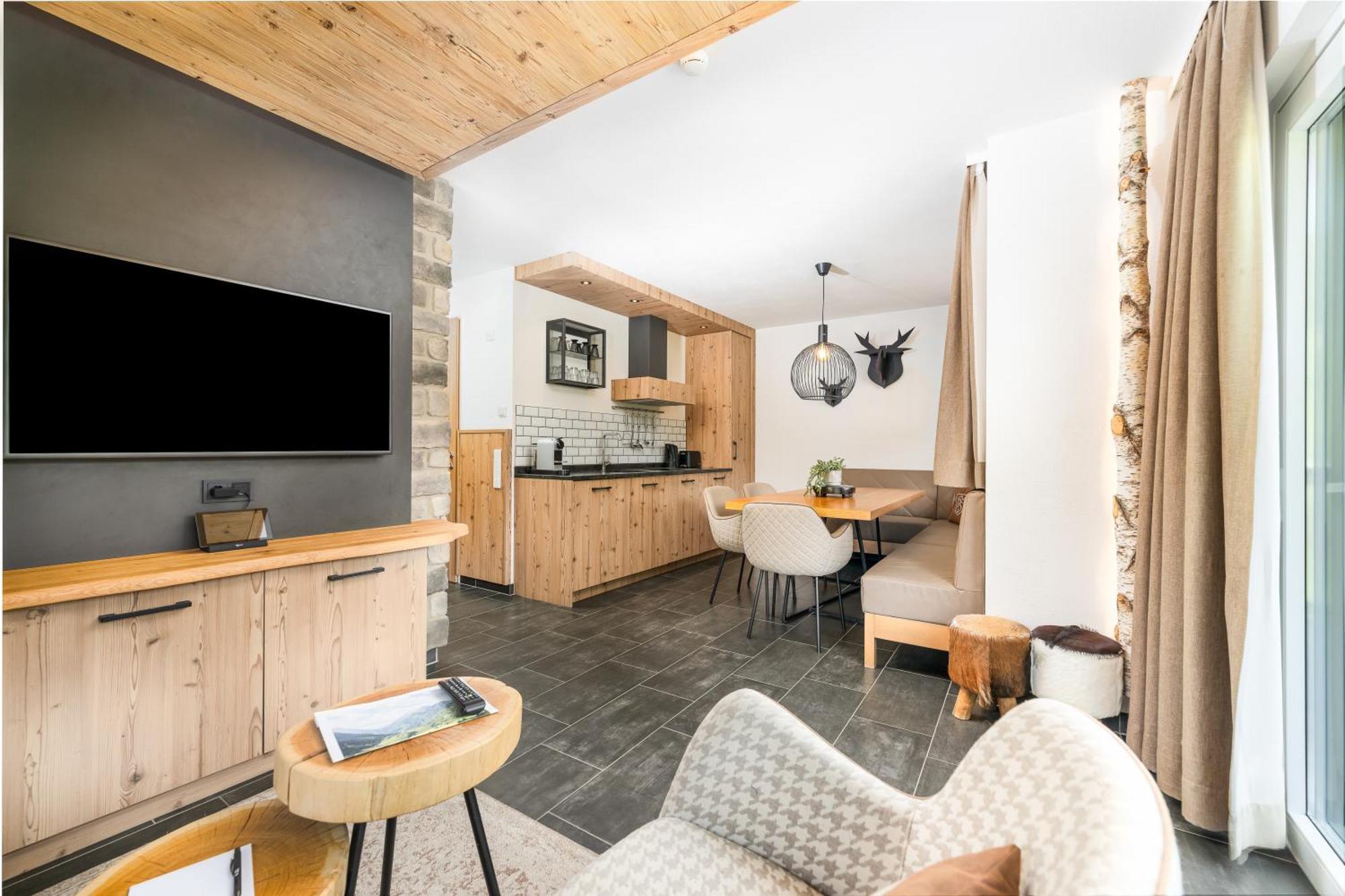 One-Bedroom Suite Mountain View