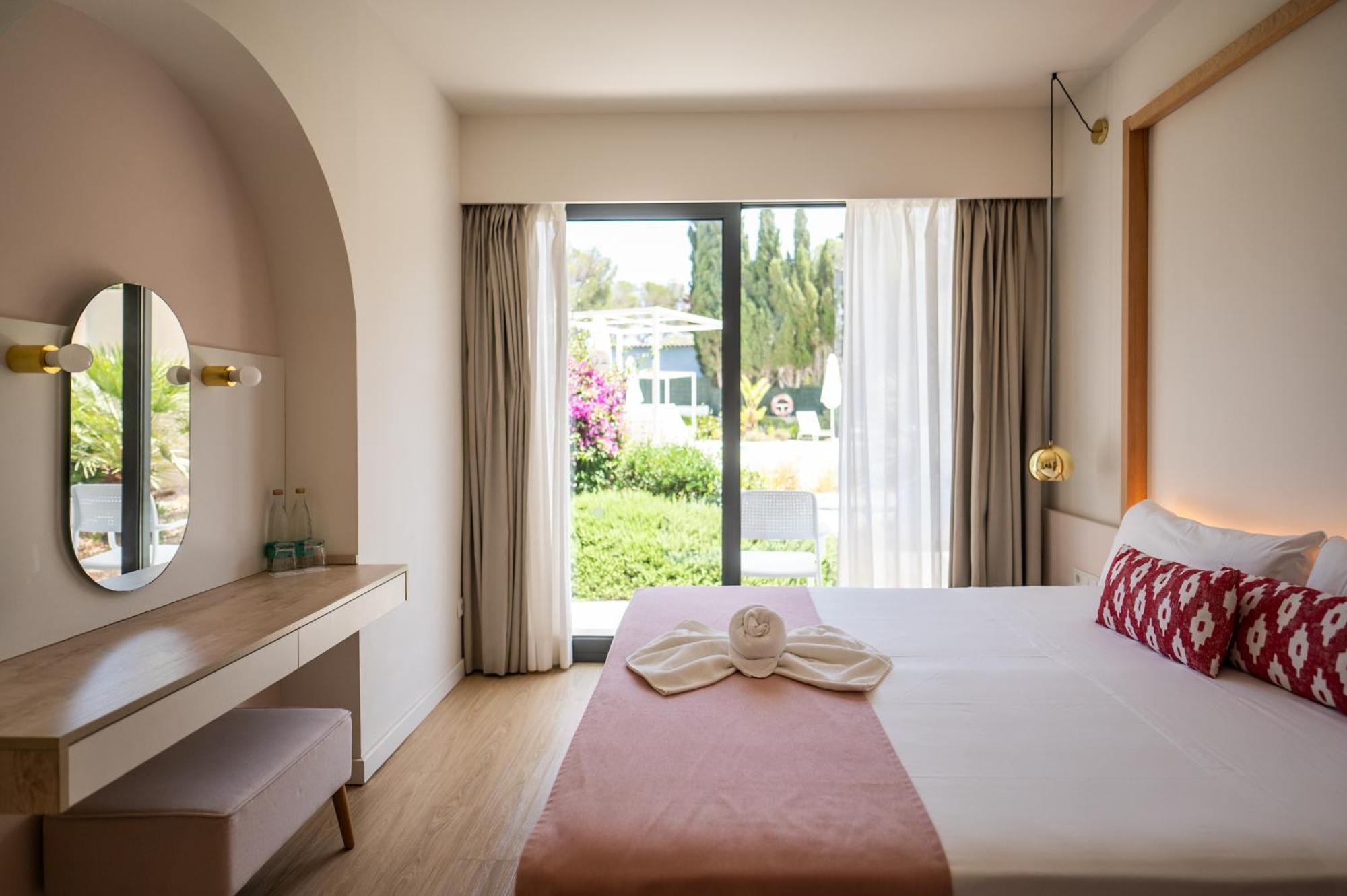 Double Room Garden View