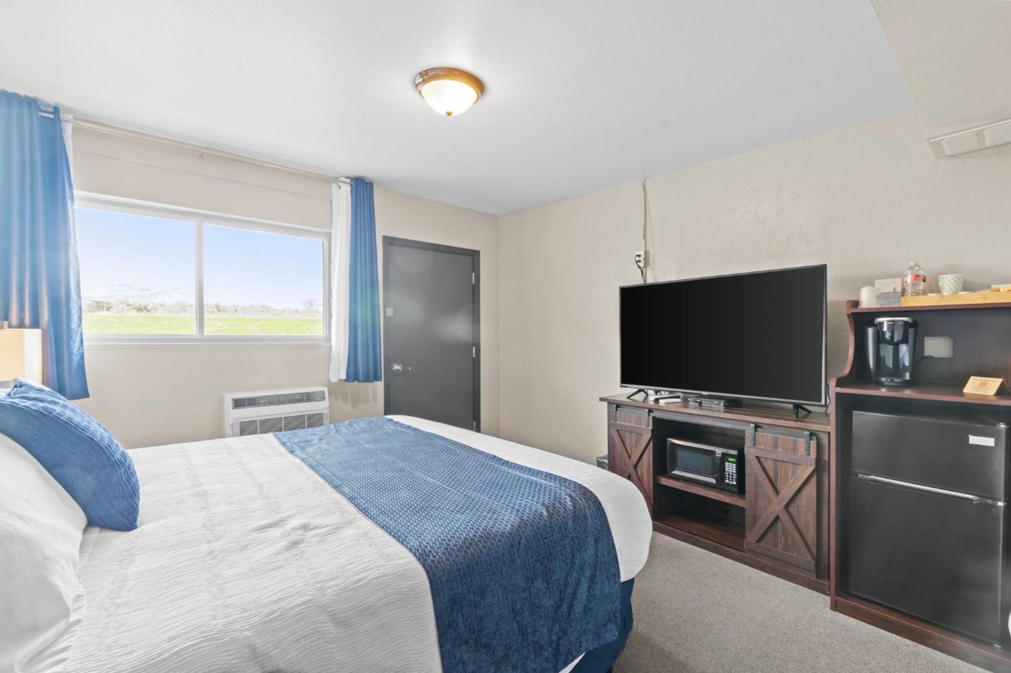 Deluxe King Suite