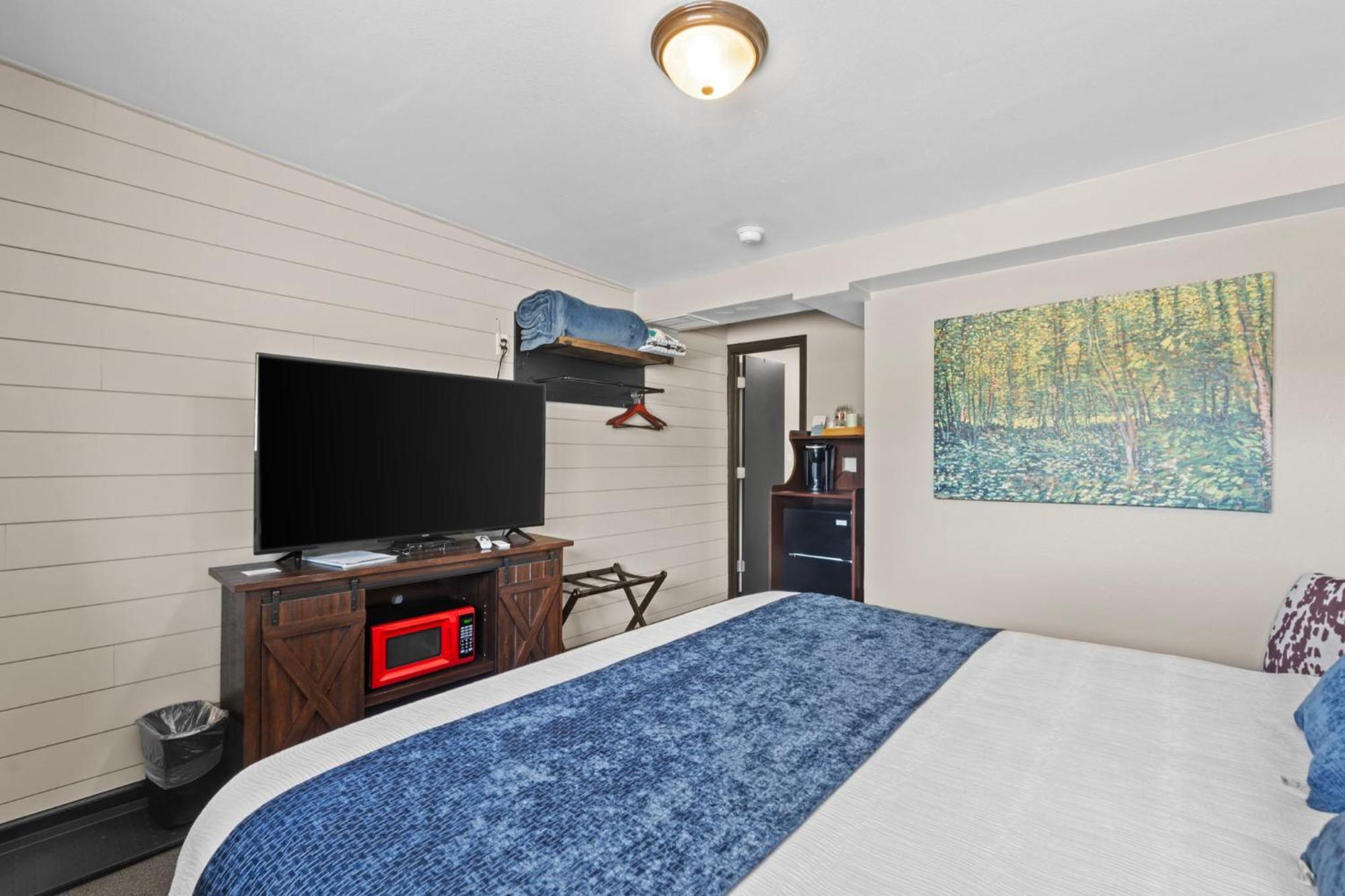 Deluxe King Suite