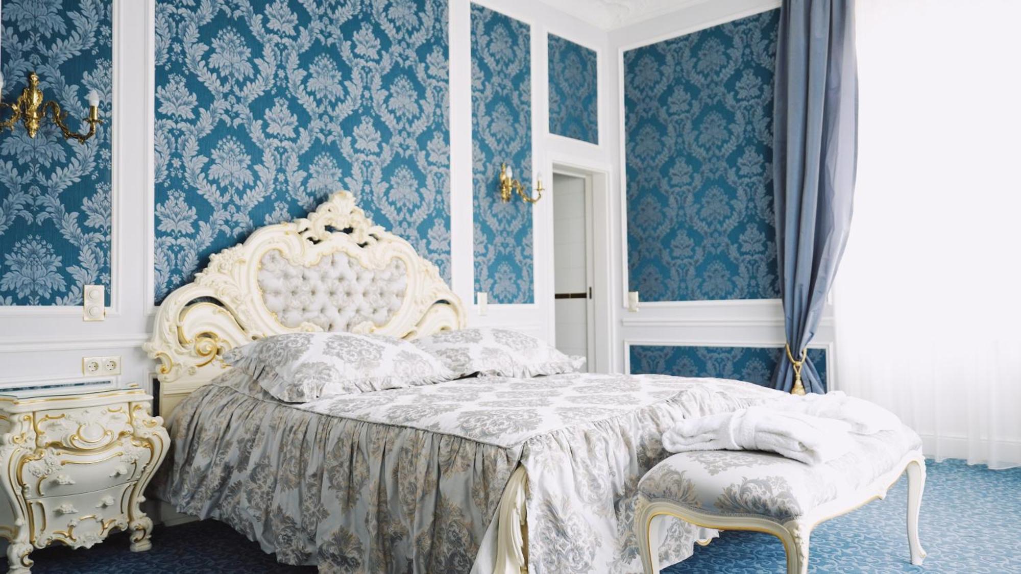 Deluxe King Suite