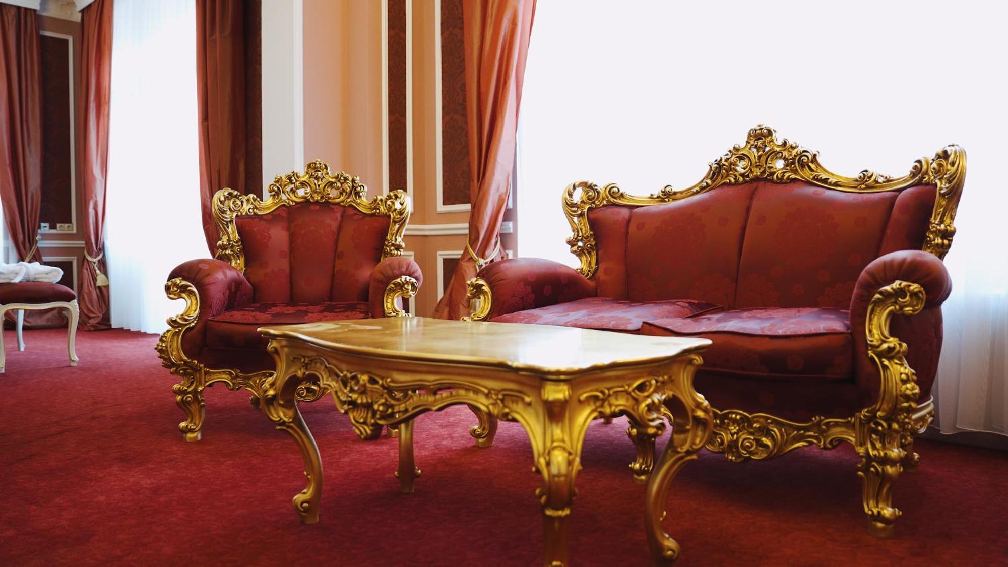 Deluxe King Suite