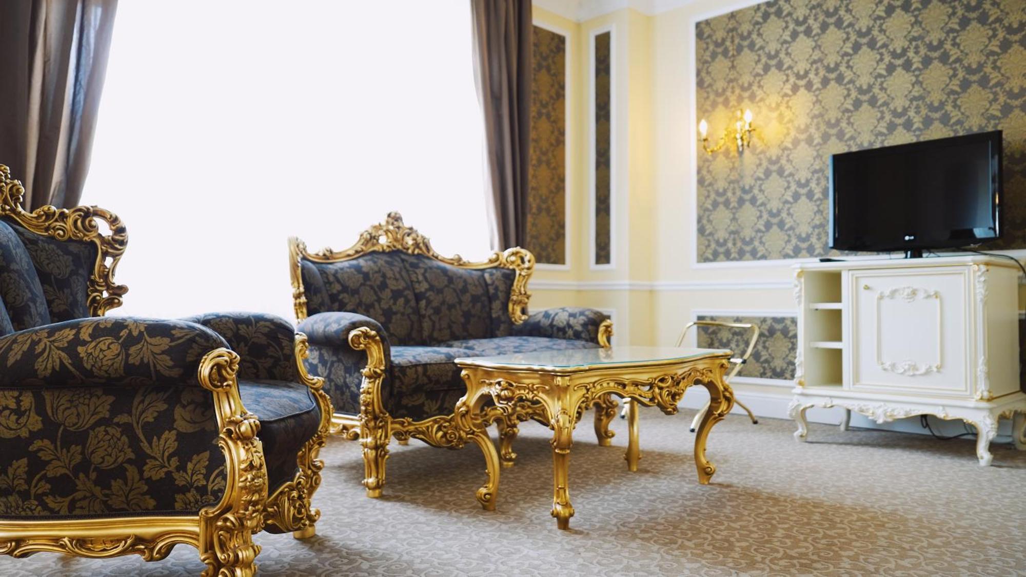 Deluxe King Suite