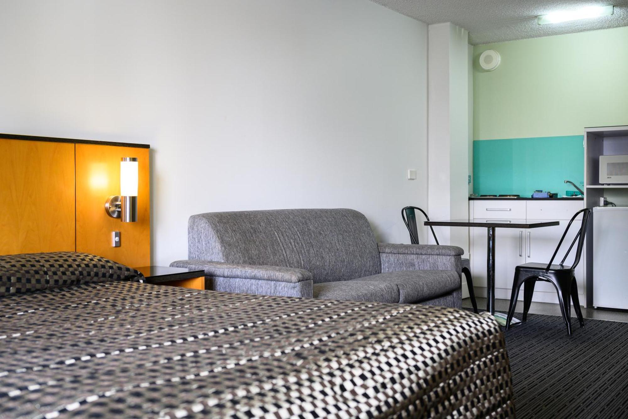 Superior Queen Studio Suite