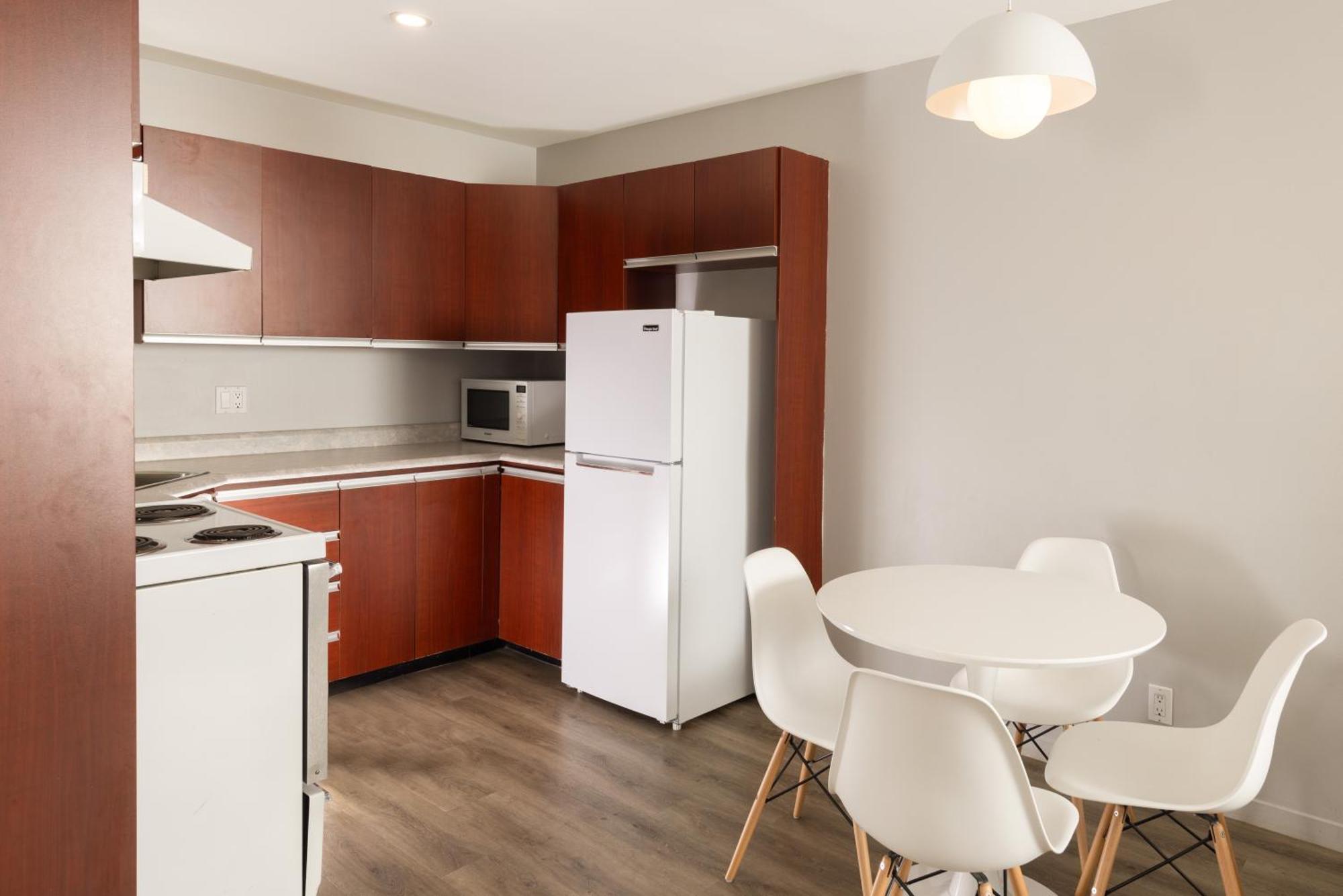 Queen Room Kitchenette Two Queen Beds