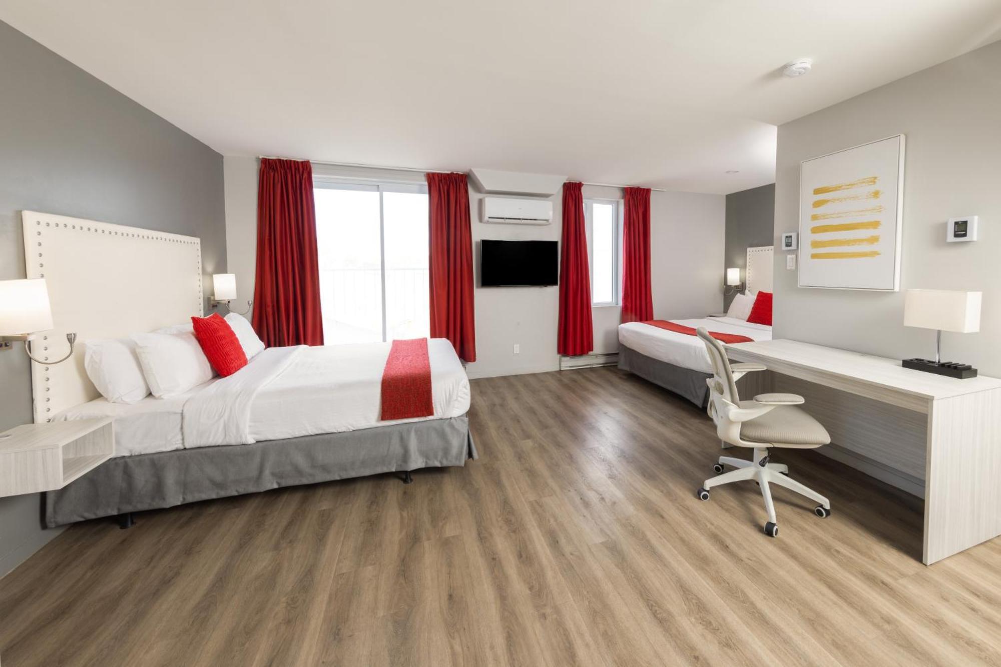 Queen Room Kitchenette Two Queen Beds