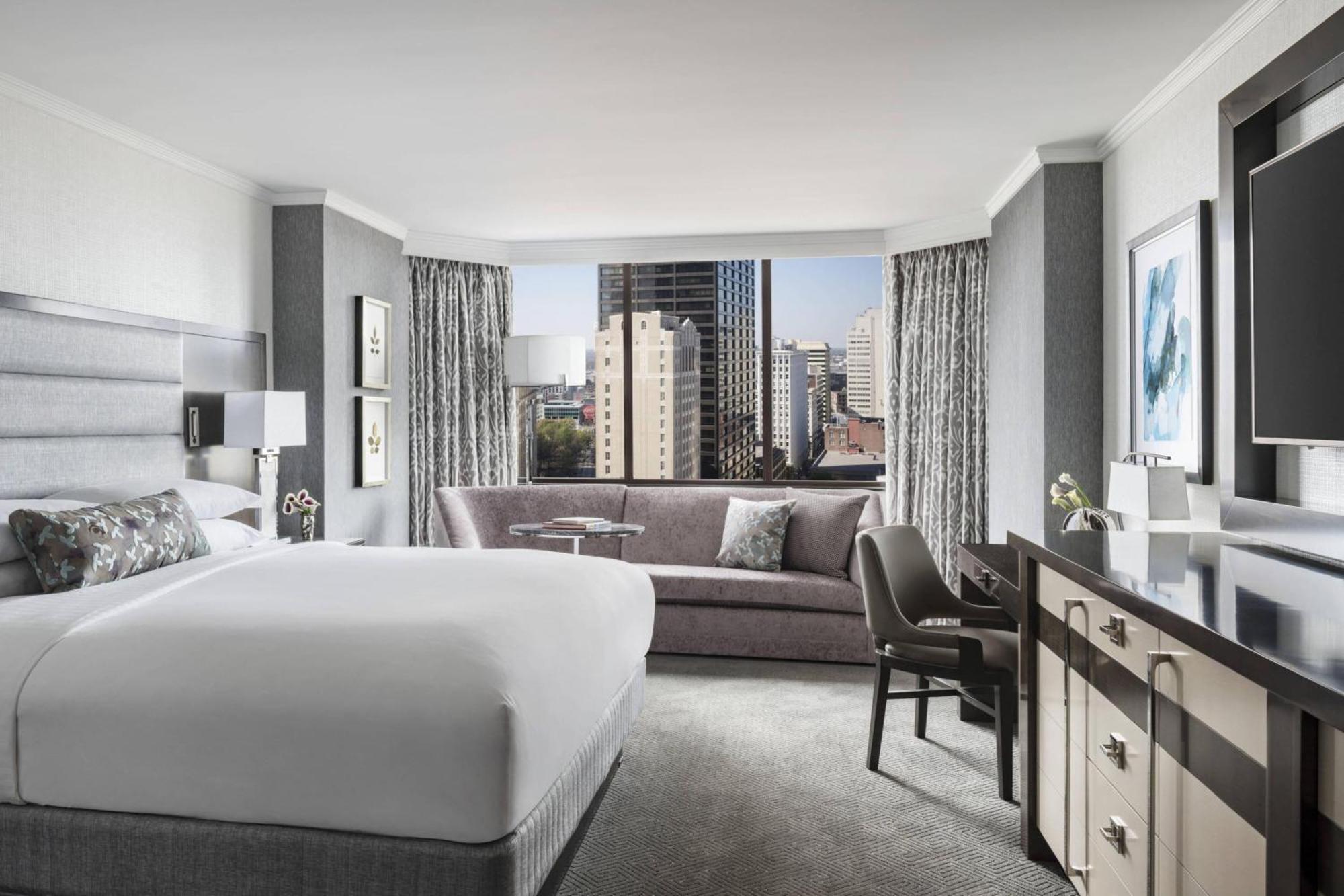 Guest Room, 1 King,1551083803:JPEG