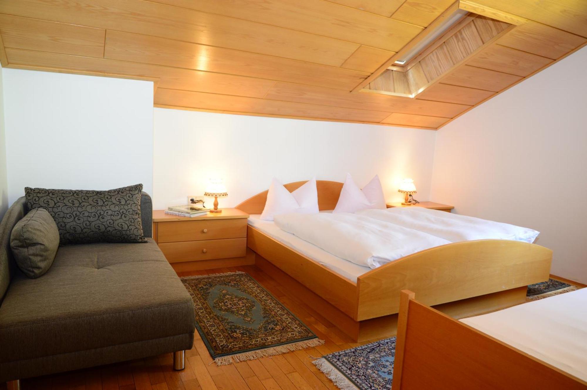 Large One-Bedroom Apartment