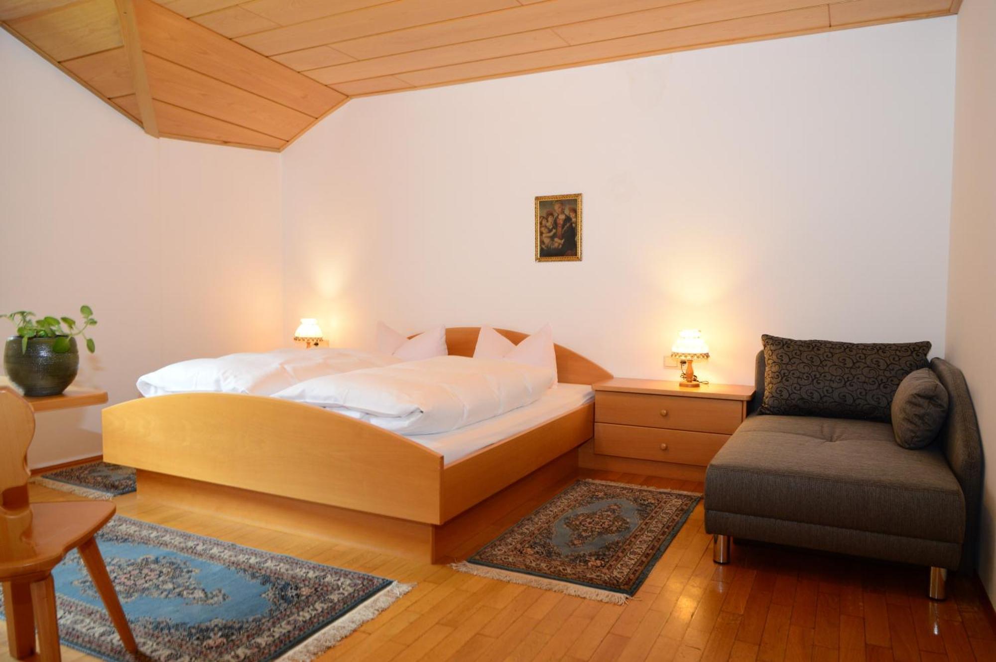 Large One-Bedroom Apartment
