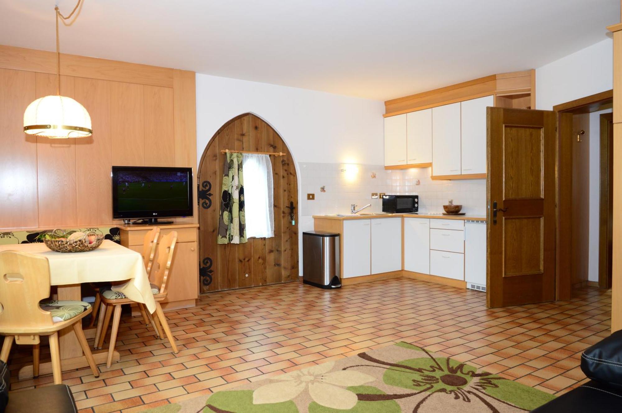 Large One-Bedroom Apartment