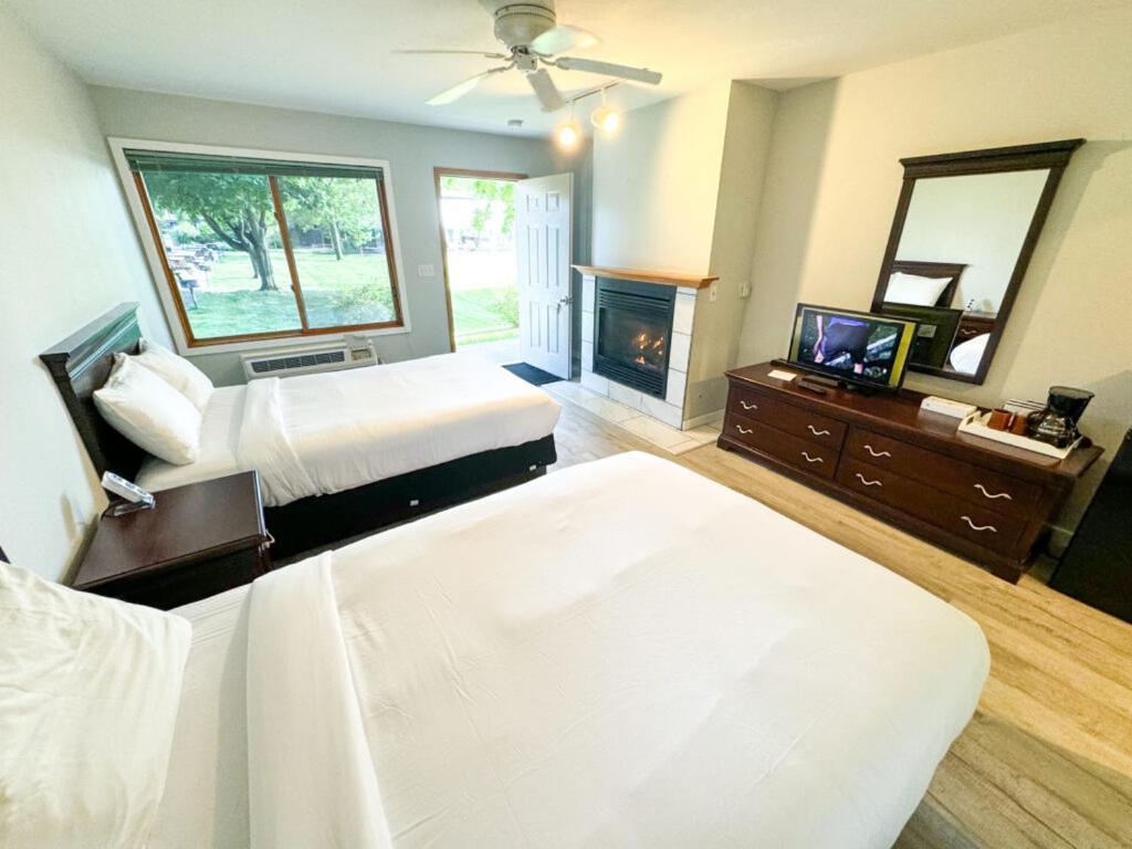 Deluxe Double Room Two Double Beds