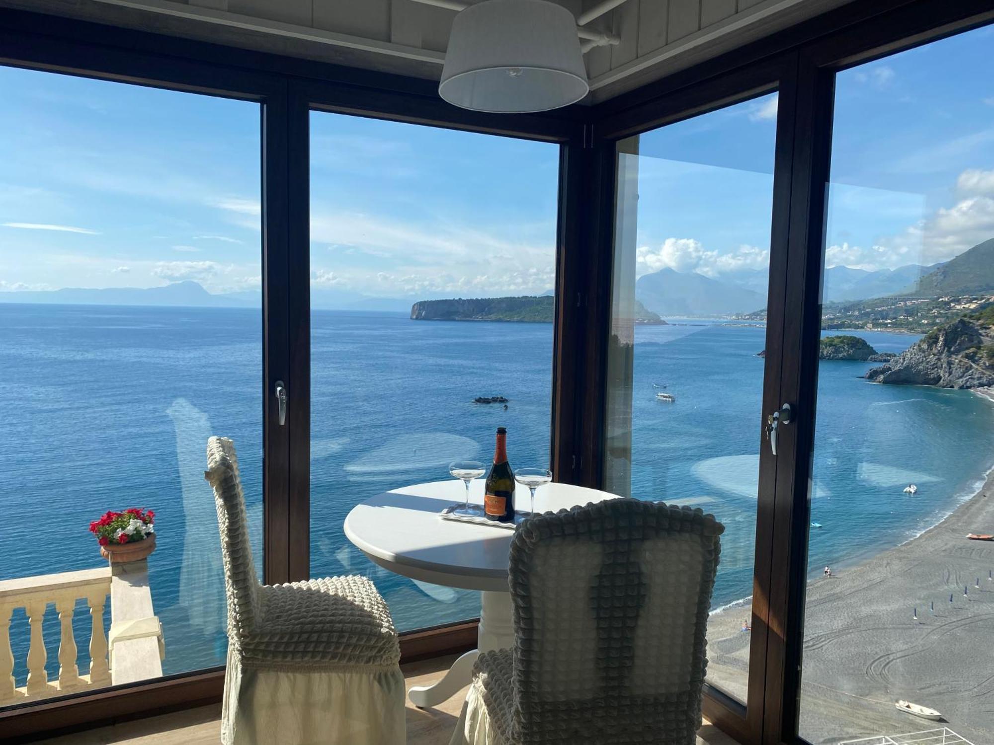 Deluxe Suite Sea View