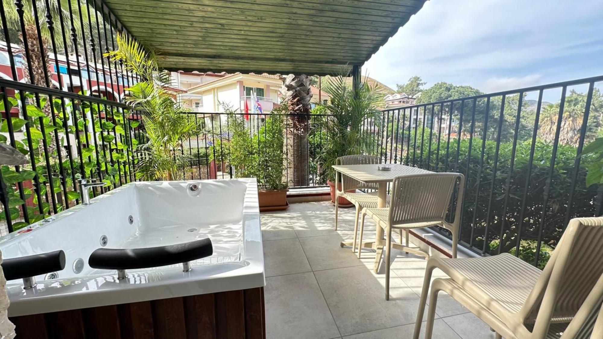 Superior One-Bedroom Apartment Balcony