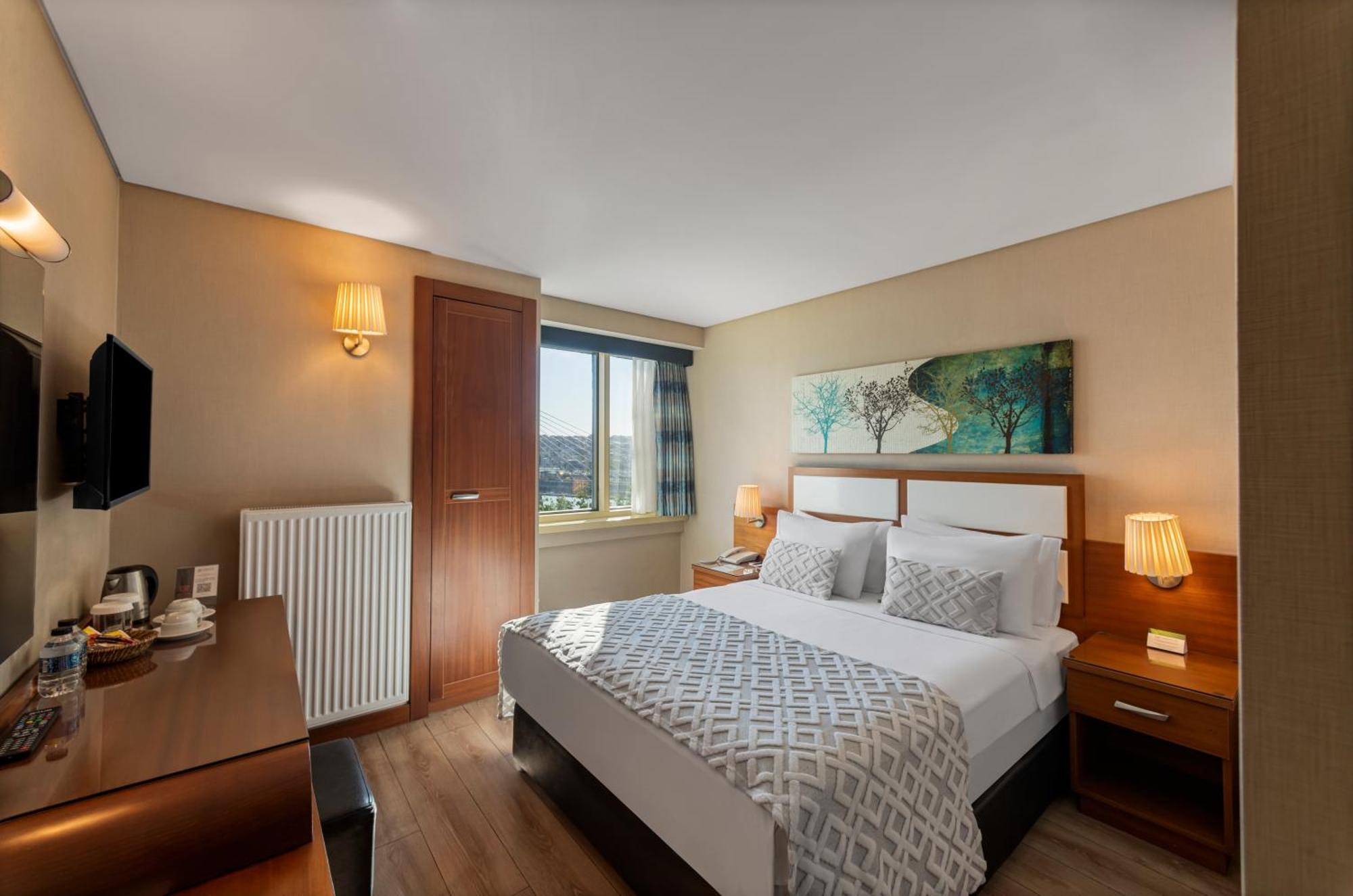 Double or Twin Room Sea View