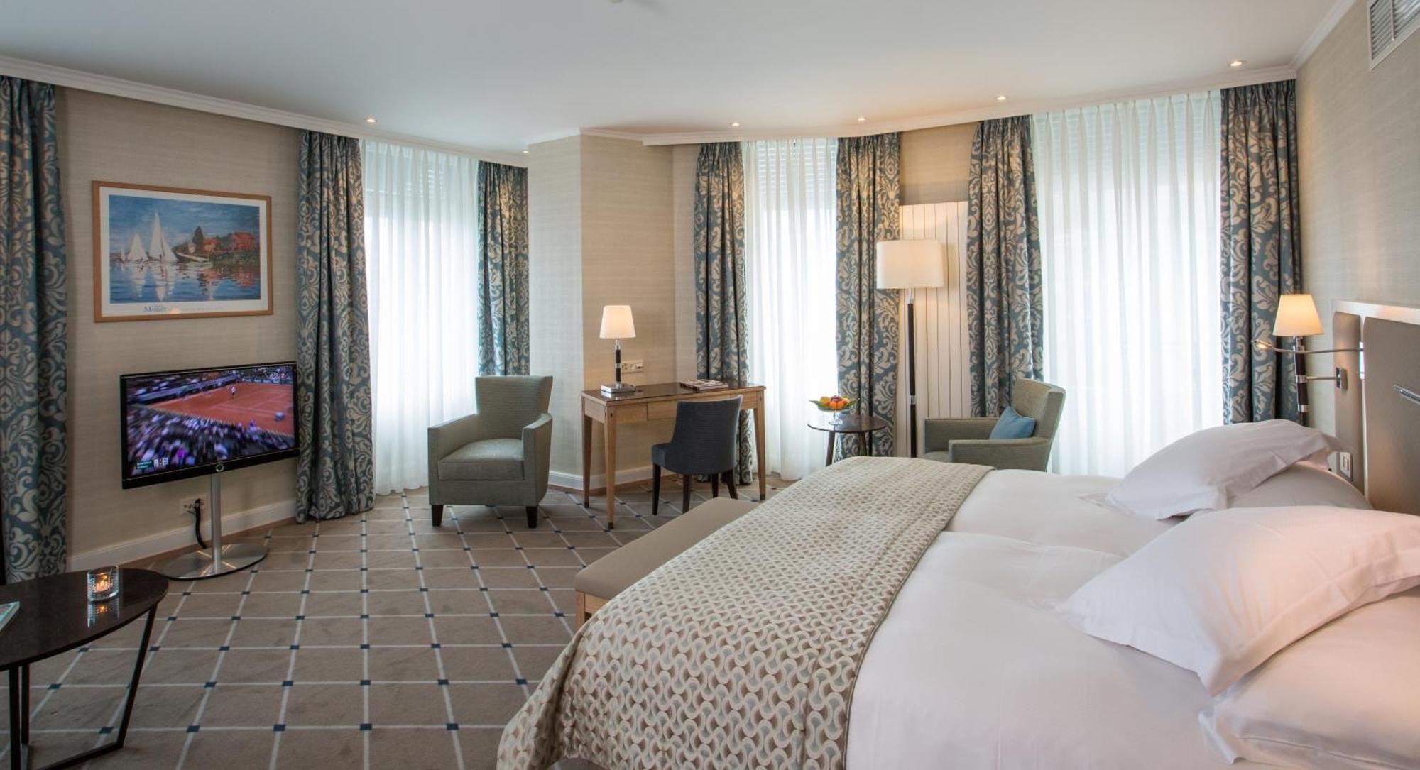 Suite with Lake View,1706289479:JPEG
