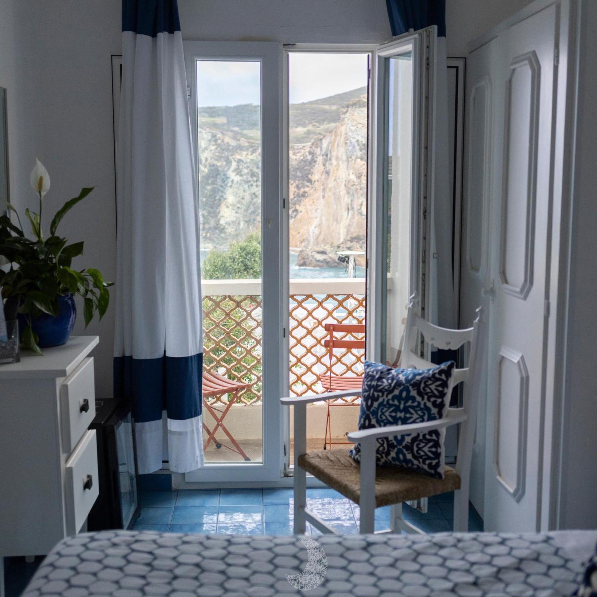 Double Room Sea View small Balcony
