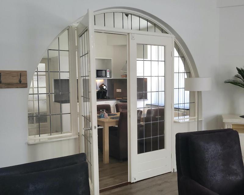 Deluxe One-Bedroom Apartment